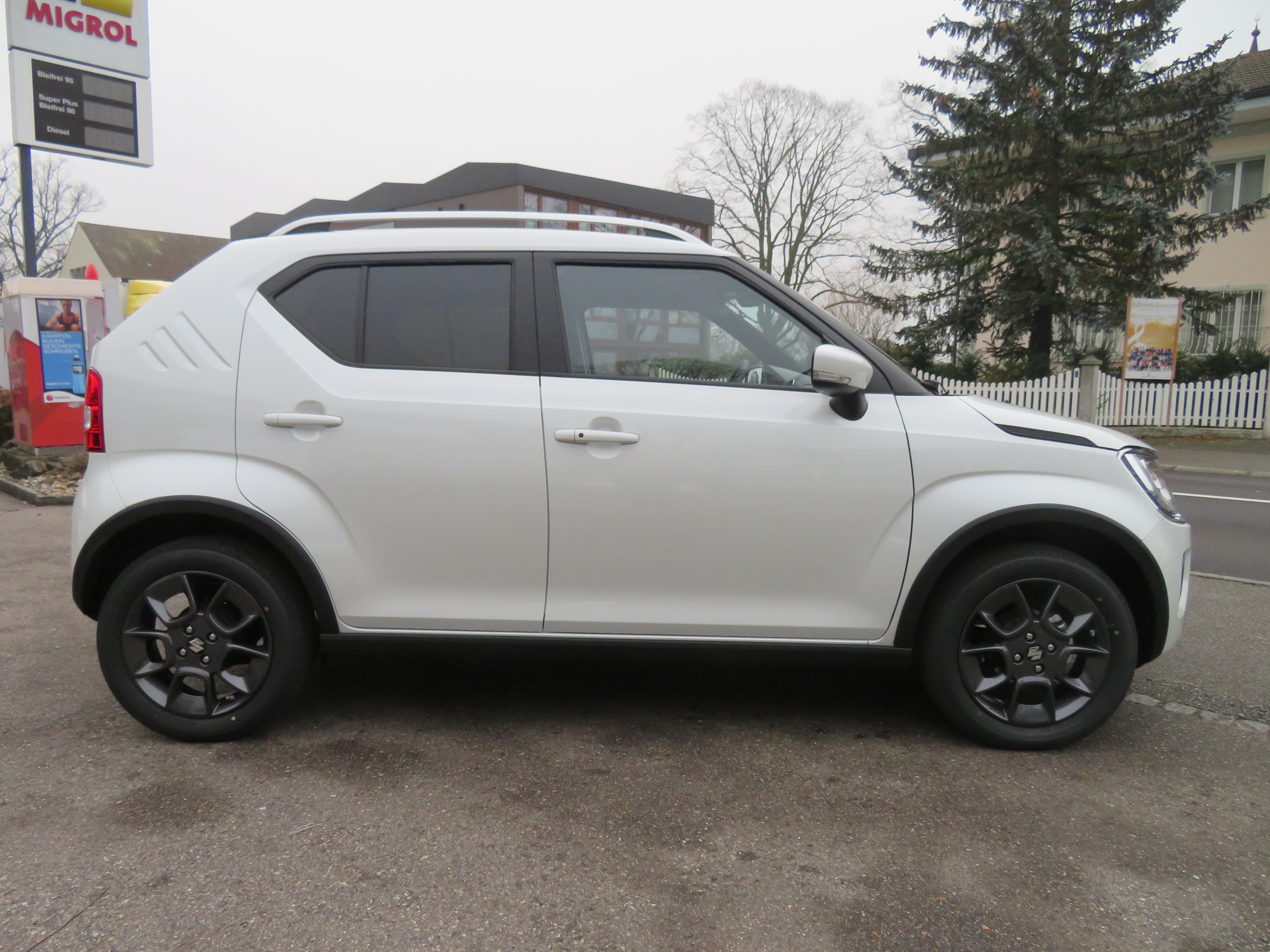 SUZUKI Ignis 1.2i Compact Top Hybrid 4x4
