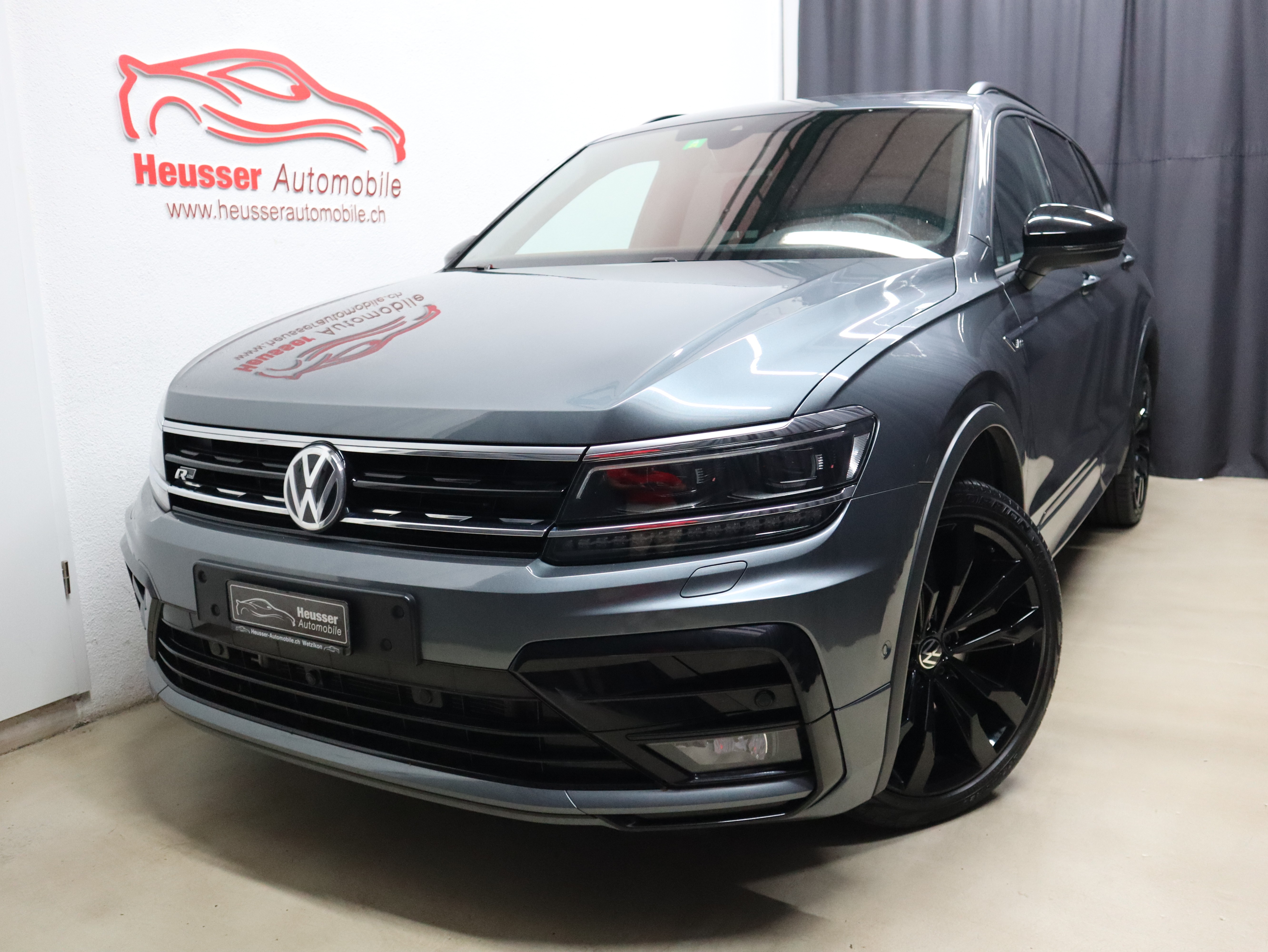 VW Tiguan Allspace 2.0 TDI Highline 4Motion DSG R-Line Black Style - 7 Sitzplätze - Panorama - Leder - Dynaudio - 200 PS