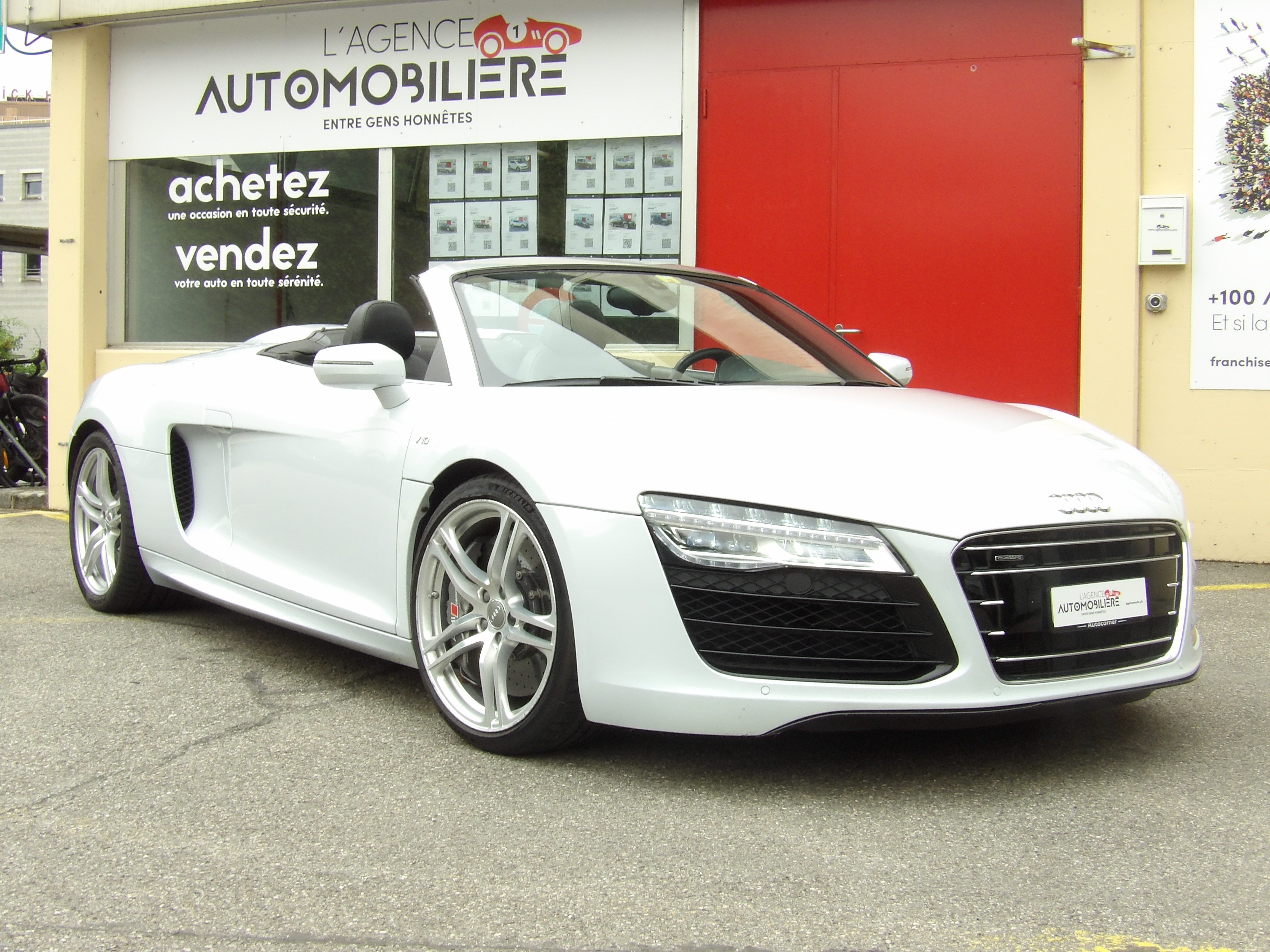 AUDI R8 Spyder 5.2 S-Tronic