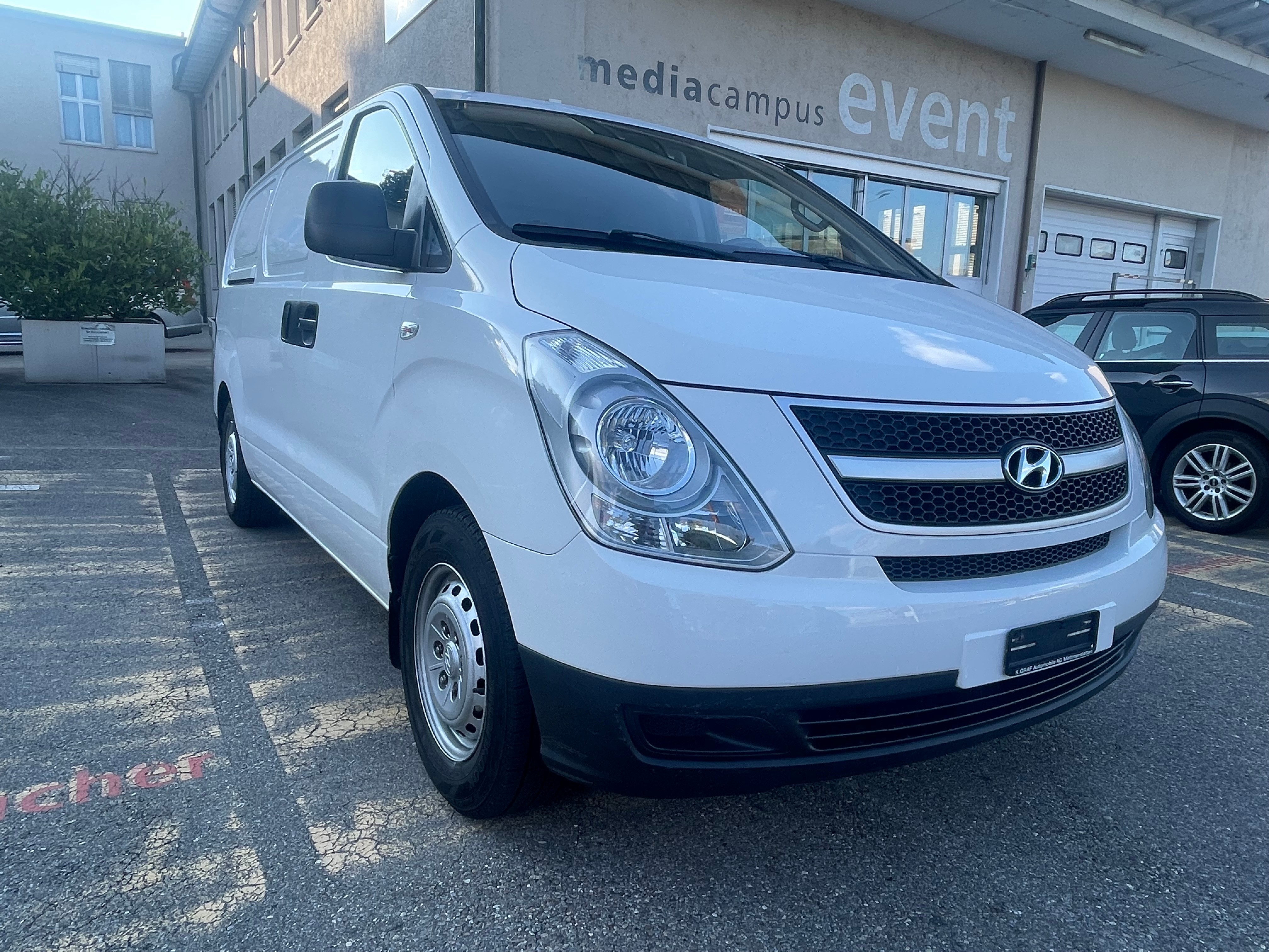 HYUNDAI H-1 Cargo 2.5 CRDi HP 5-Türen / Portes / Porte