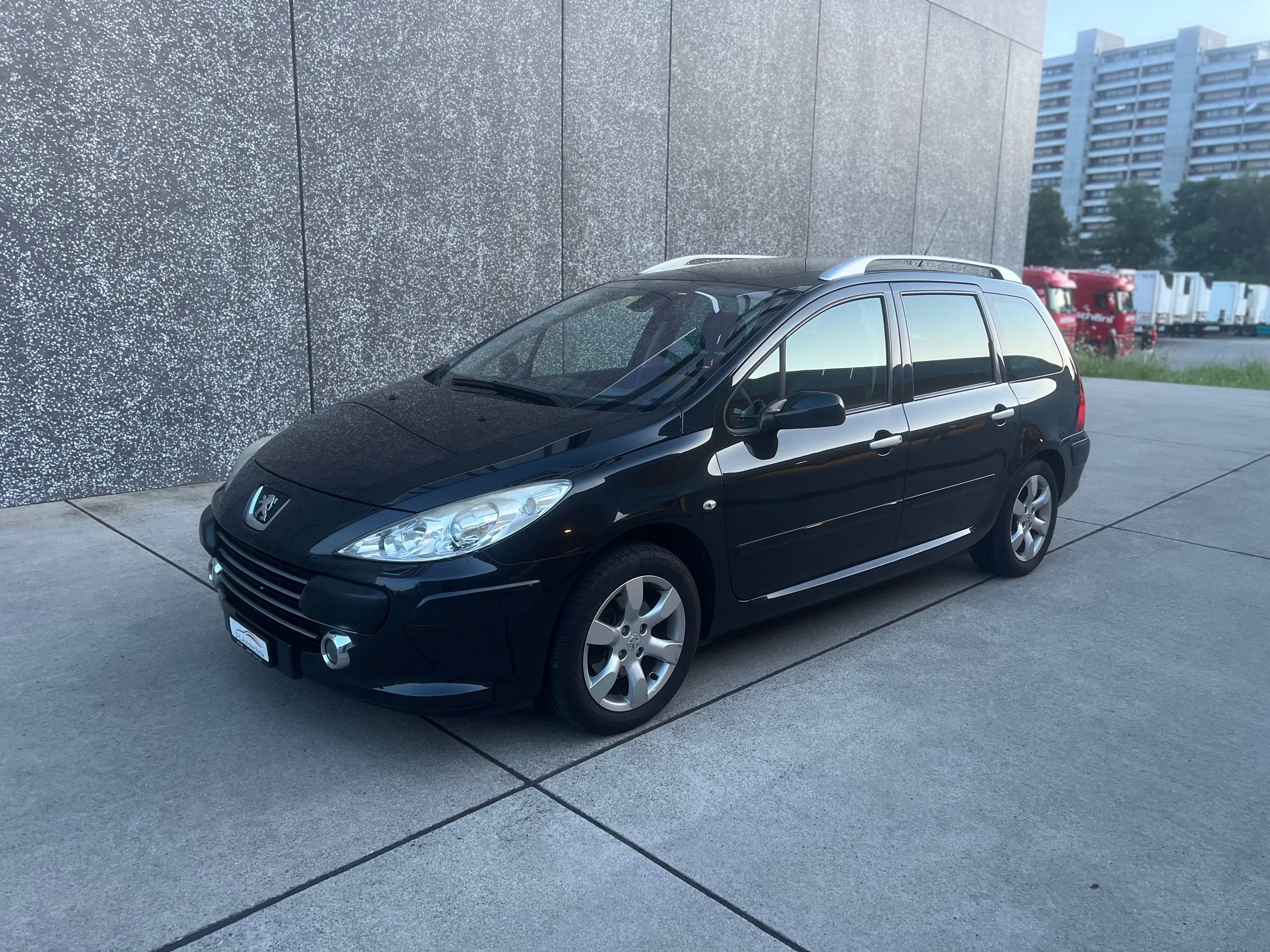 PEUGEOT 307 SW 2.0 16V Platinum Edition