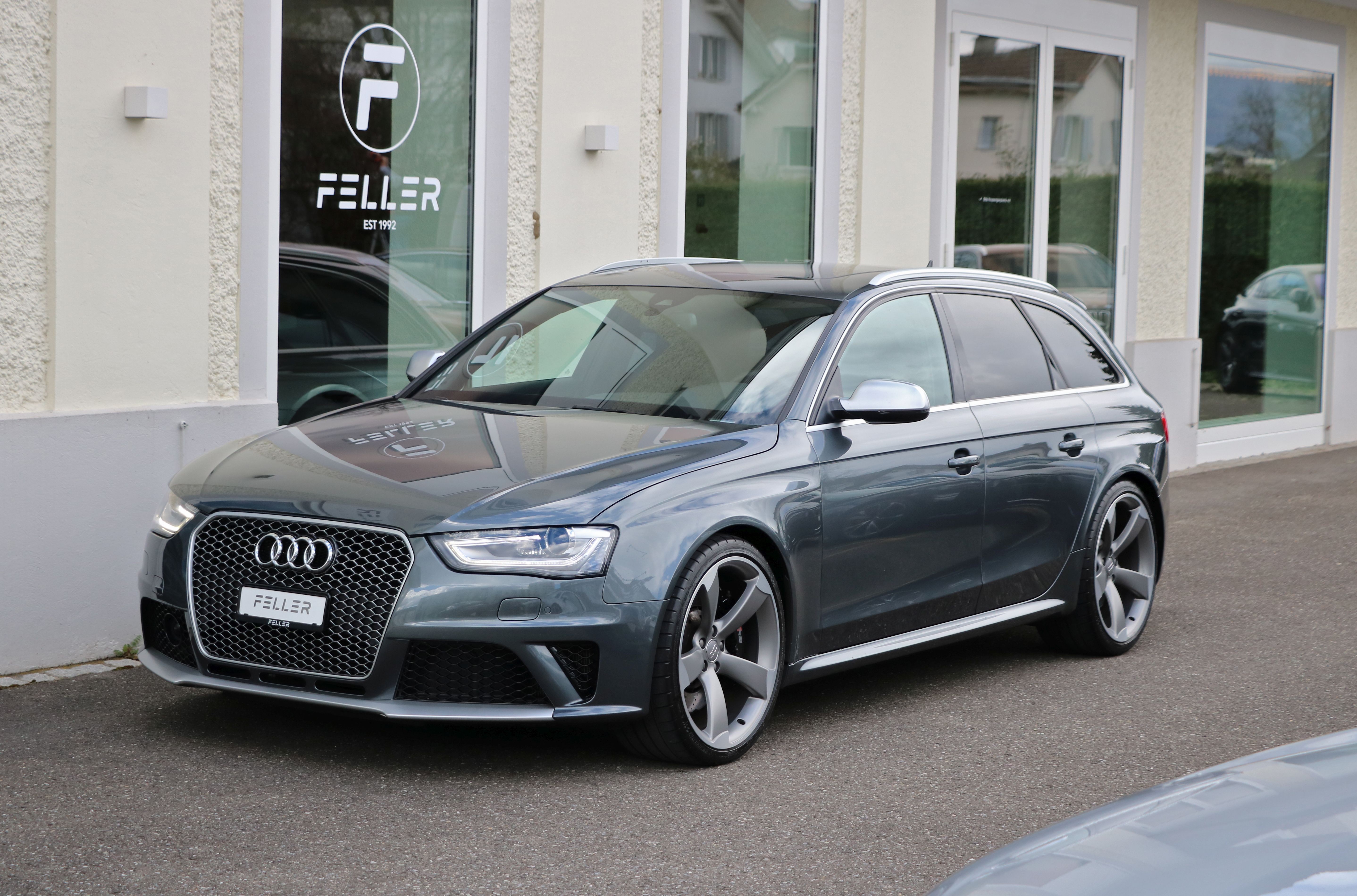 AUDI RS4 Avant 4.2 FSI V8 quattro S-tronic