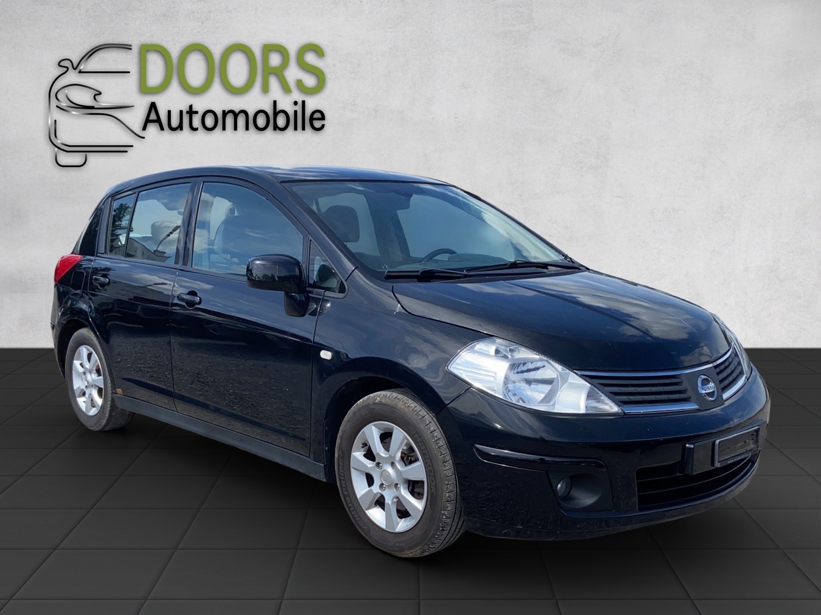 NISSAN Tiida 1.8 acenta