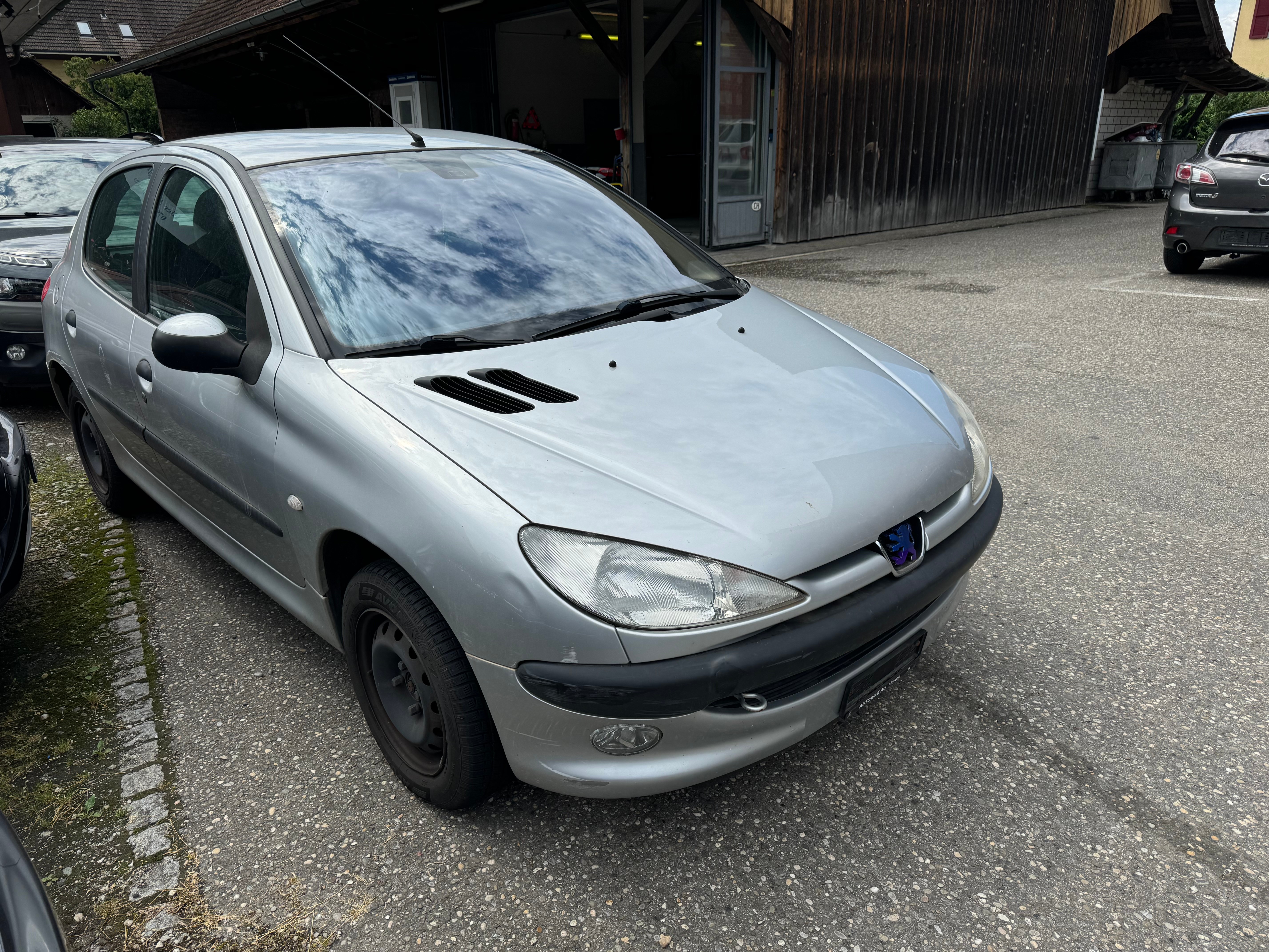 PEUGEOT 206 1.6 16V (XT) Premium