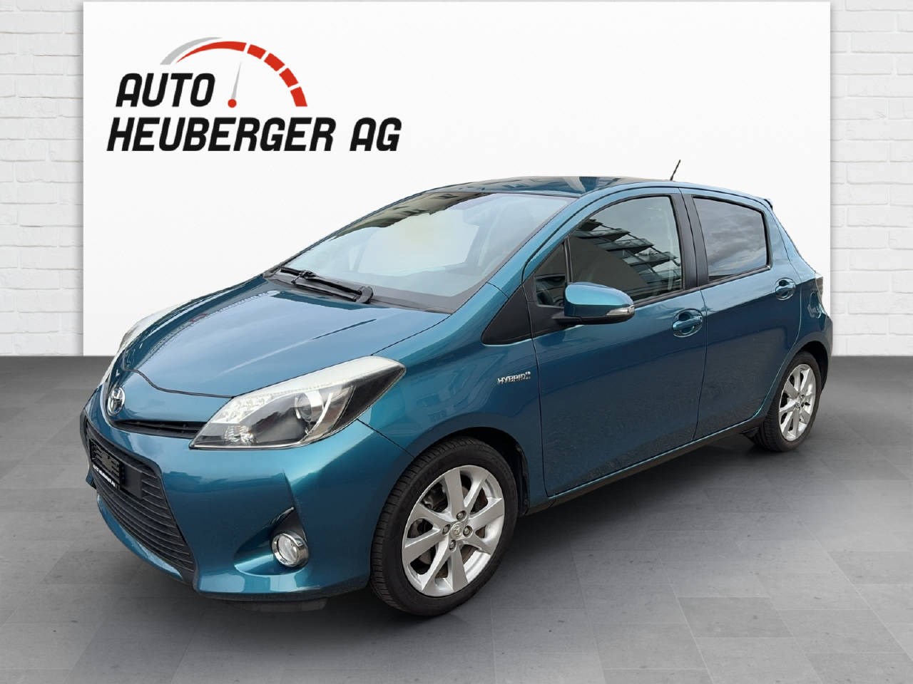 TOYOTA Yaris 1.5 VVT-i HSD Sol Premium