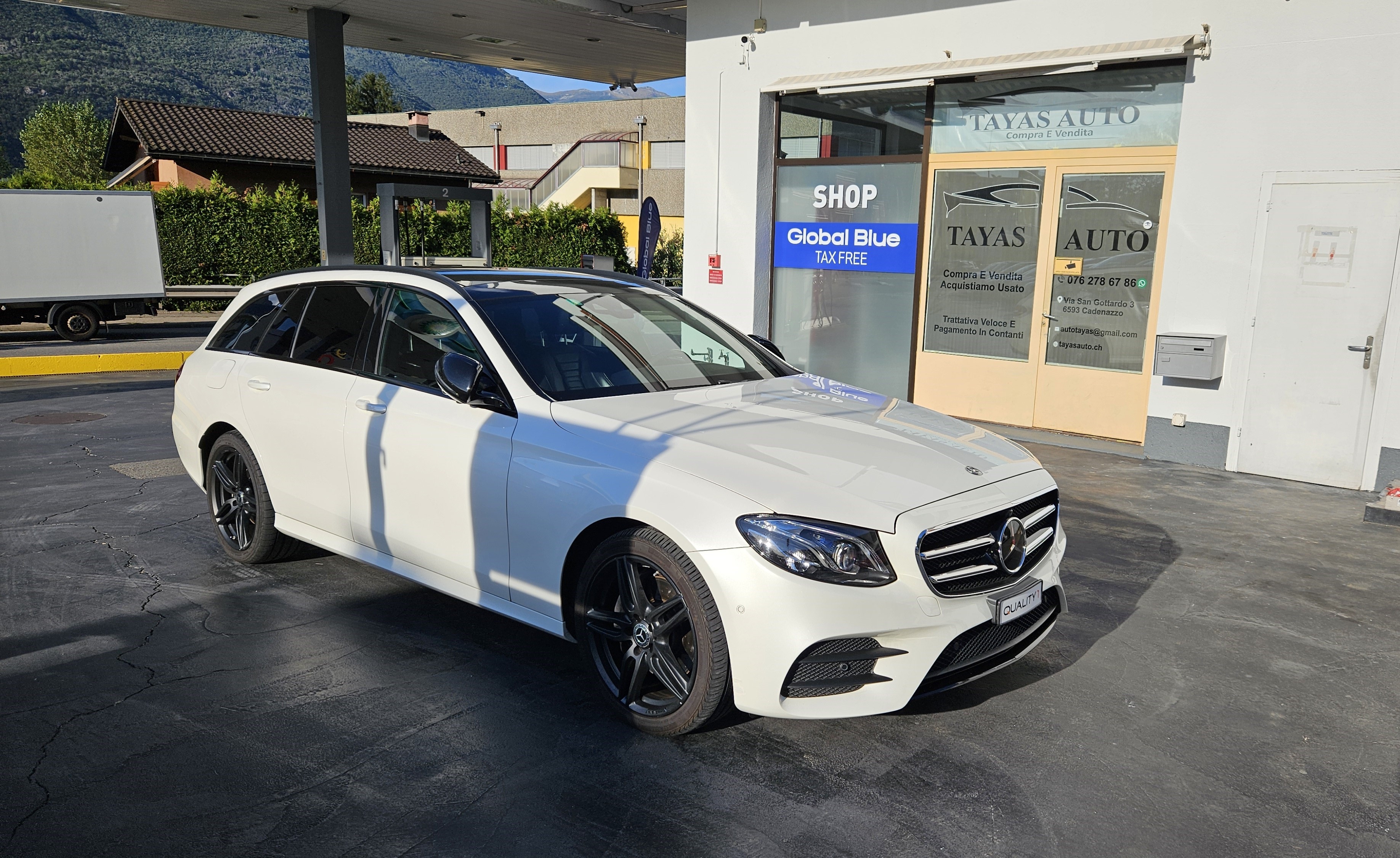 MERCEDES-BENZ E 220 d AMG Line 4Matic 9G-Tronic