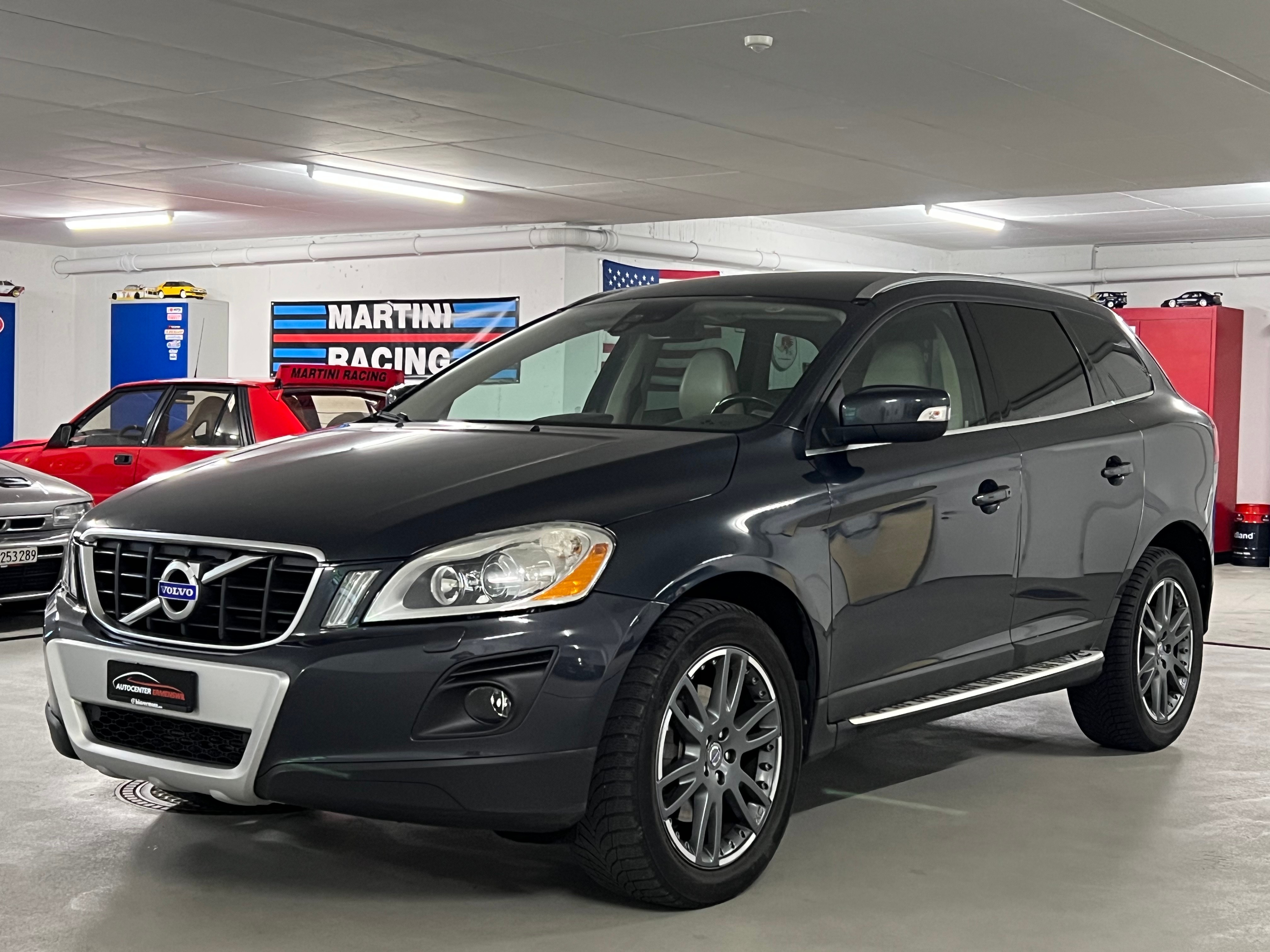 VOLVO XC60 D5 AWD Momentum Geartronic