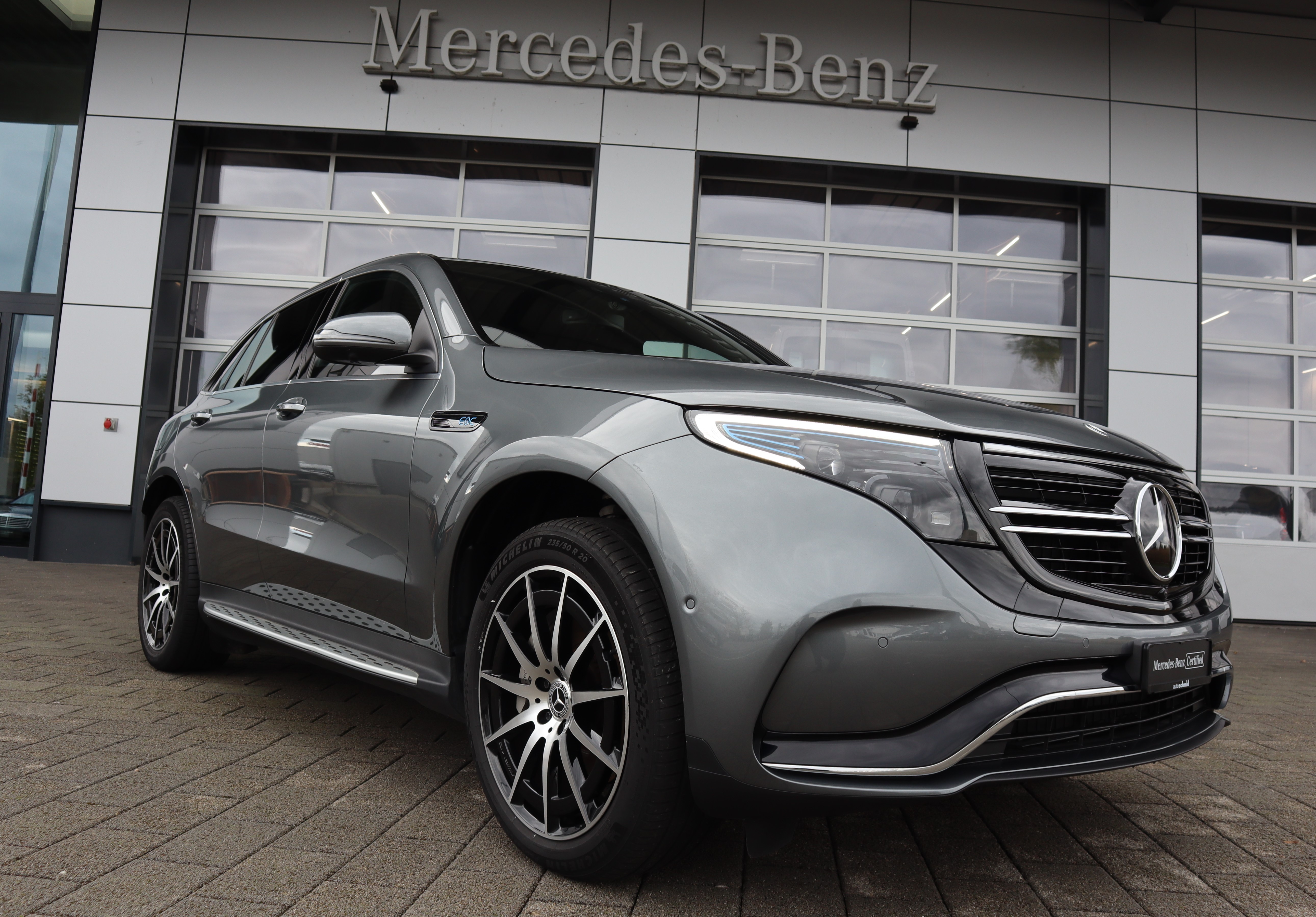 MERCEDES-BENZ EQC 400 AMG Line 4Matic