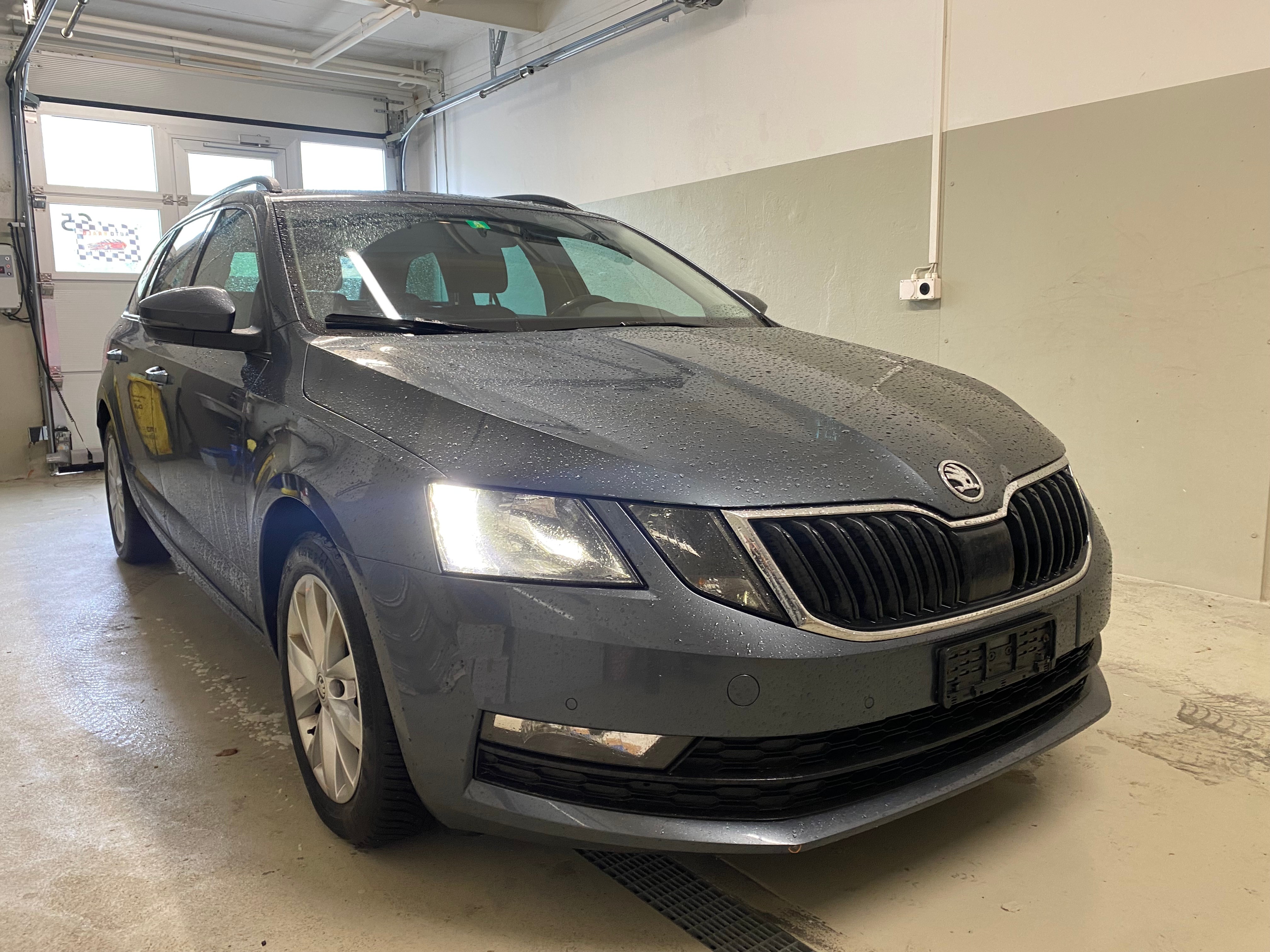 SKODA Octavia Combi 2.0 TDI Ambition 4x4 DSG