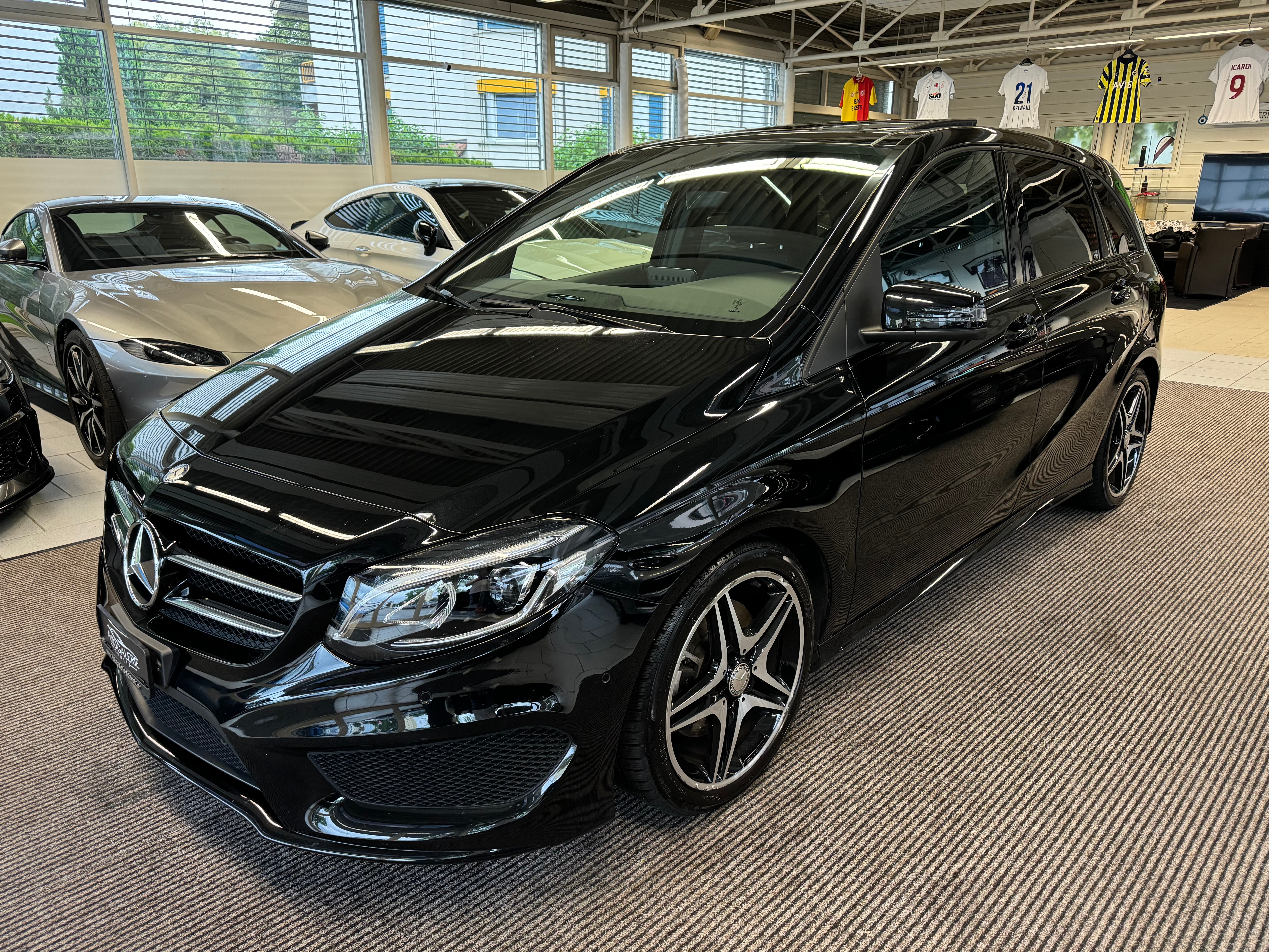 MERCEDES-BENZ B 250 AMG Line 4Matic 7G-DCT | CH Fahrzeug | AMG Exclusive | Night Paket | PANORAMA |