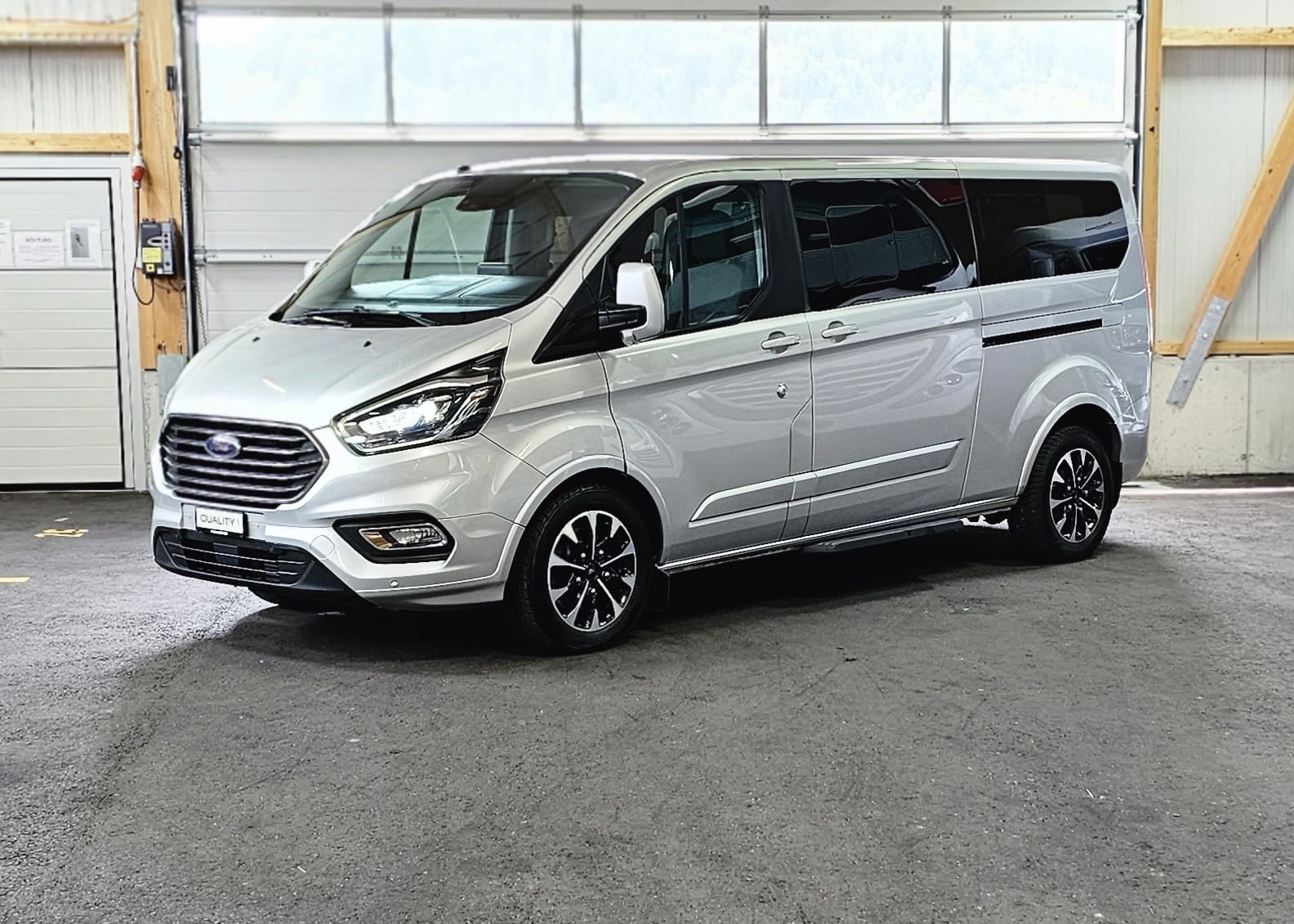 FORD Tourneo Custom 310 L2H1 Titanium