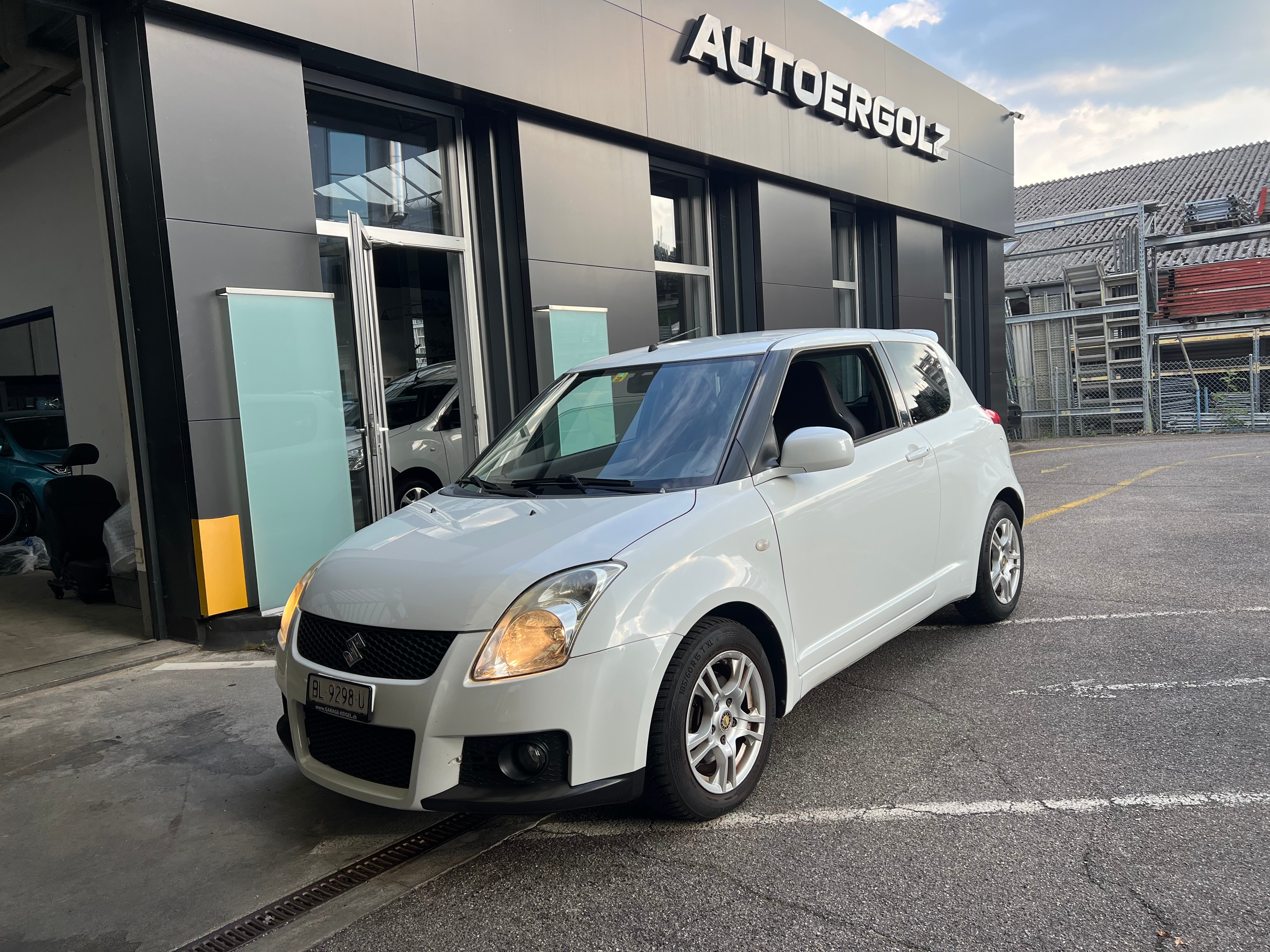 SUZUKI Swift 1.6i 16V Sport