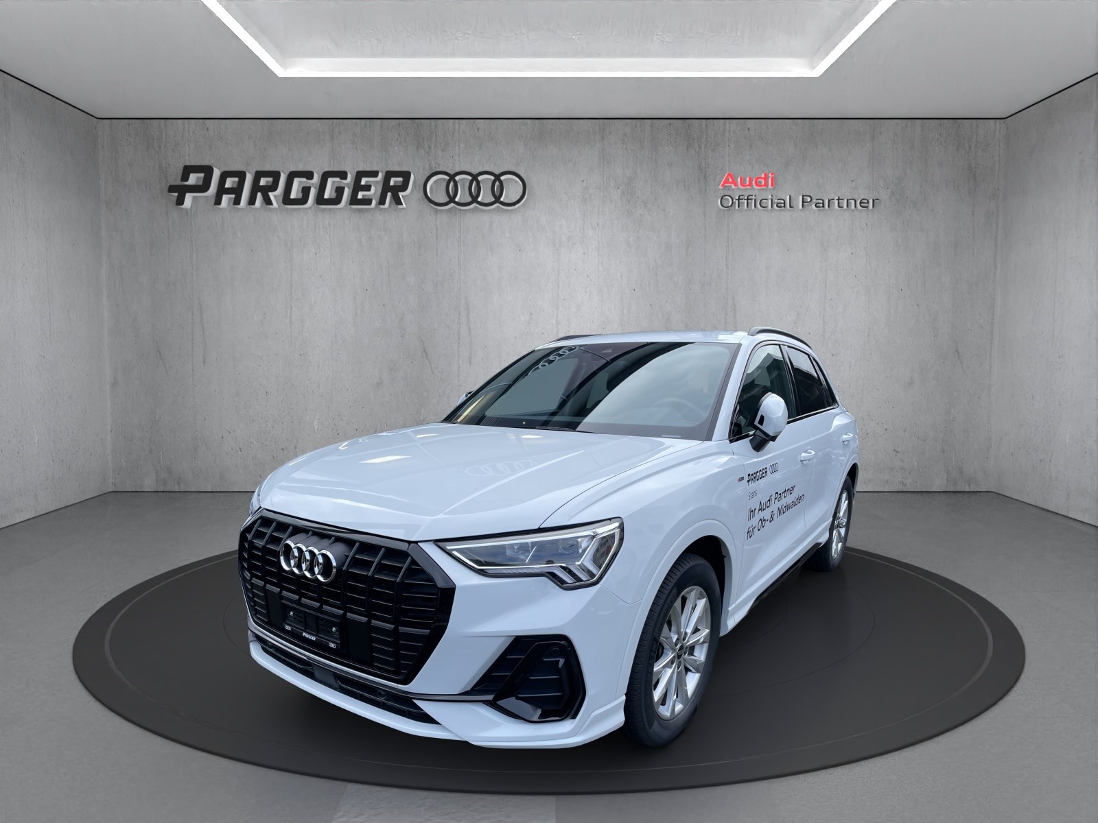 AUDI Q3 40 TFSI S line quattro S-tronic