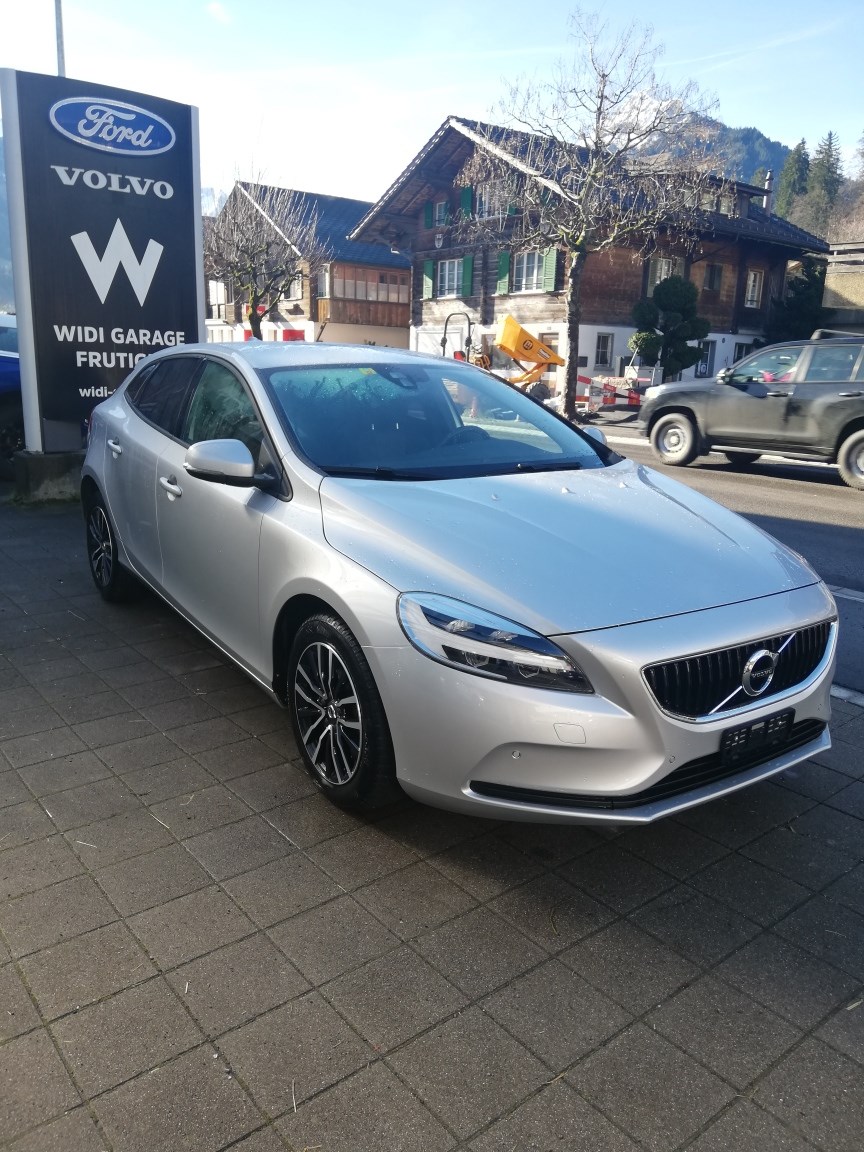 VOLVO V40 1.5 T2 Momentum S/S