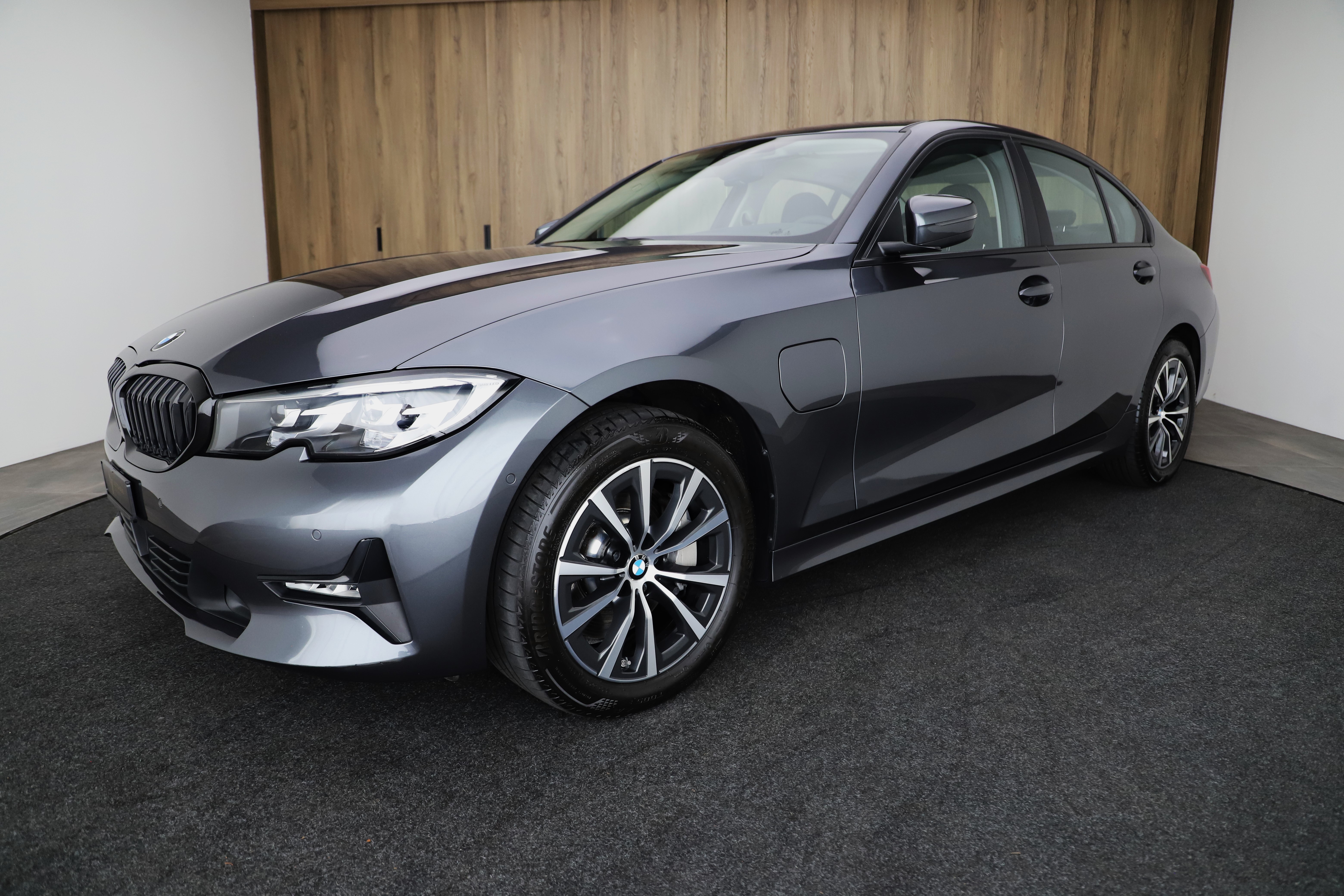 BMW 330e xDrive Steptronic