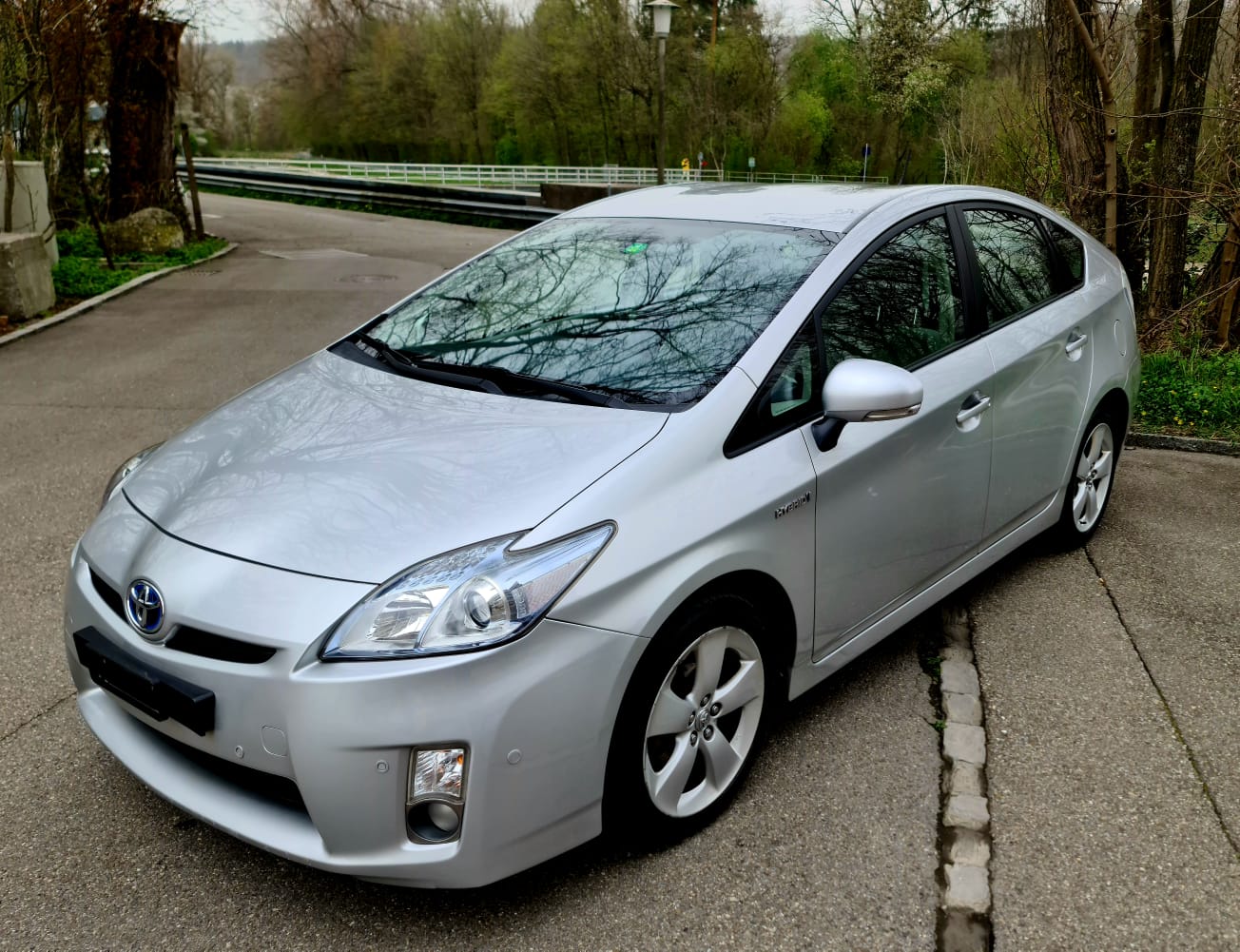 TOYOTA Prius 1.8 16V HSD Sol Premium