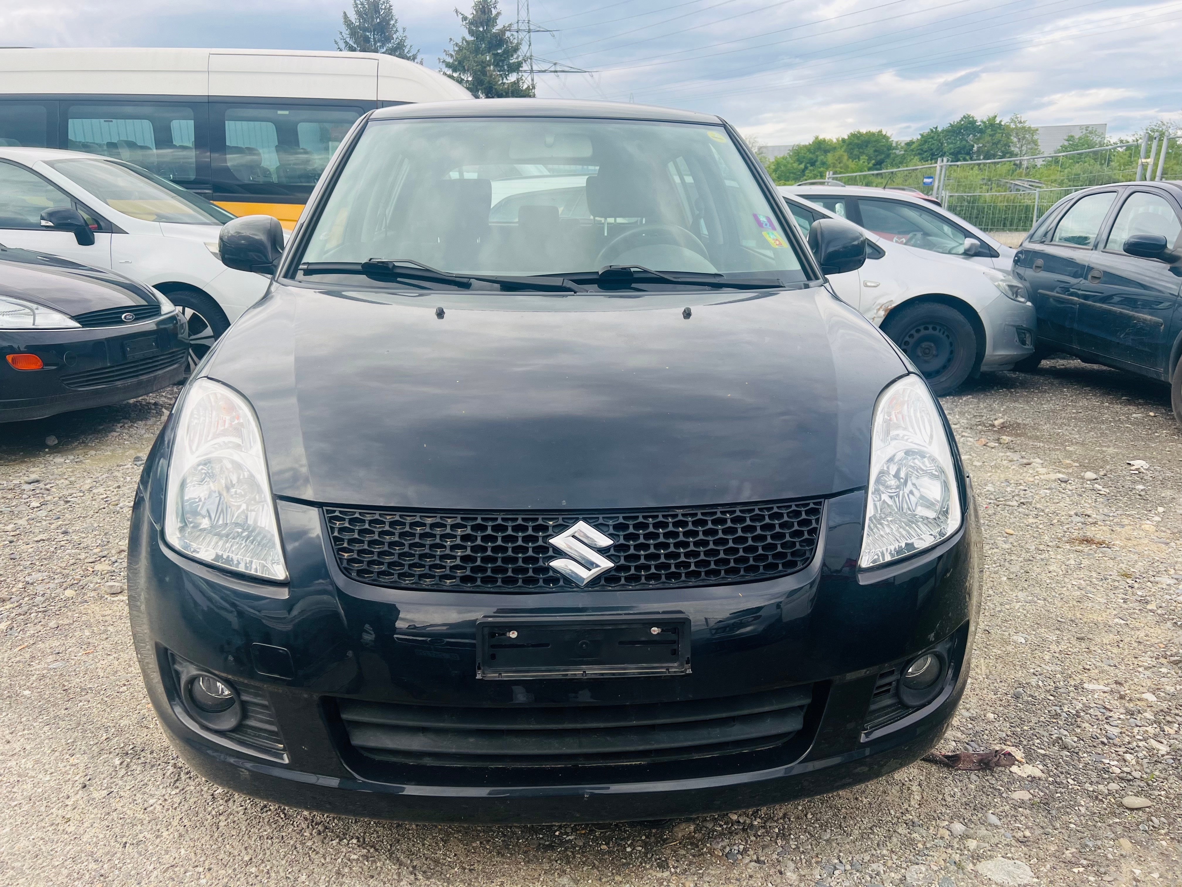 SUZUKI Swift 1.3i 16V GL Top 4x4