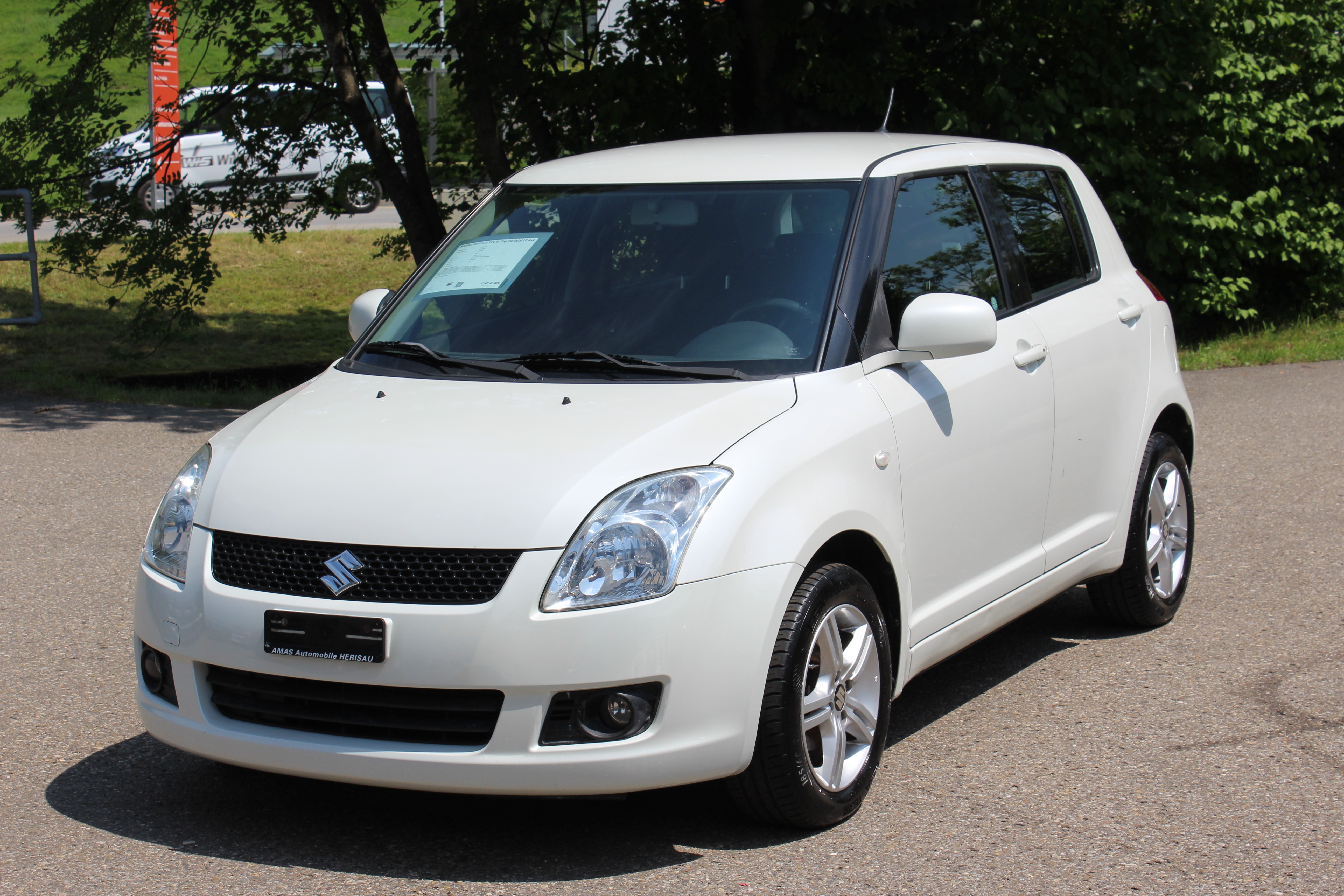 SUZUKI Swift 1.3i 16V GL Top Piz Sulai LE 4x4