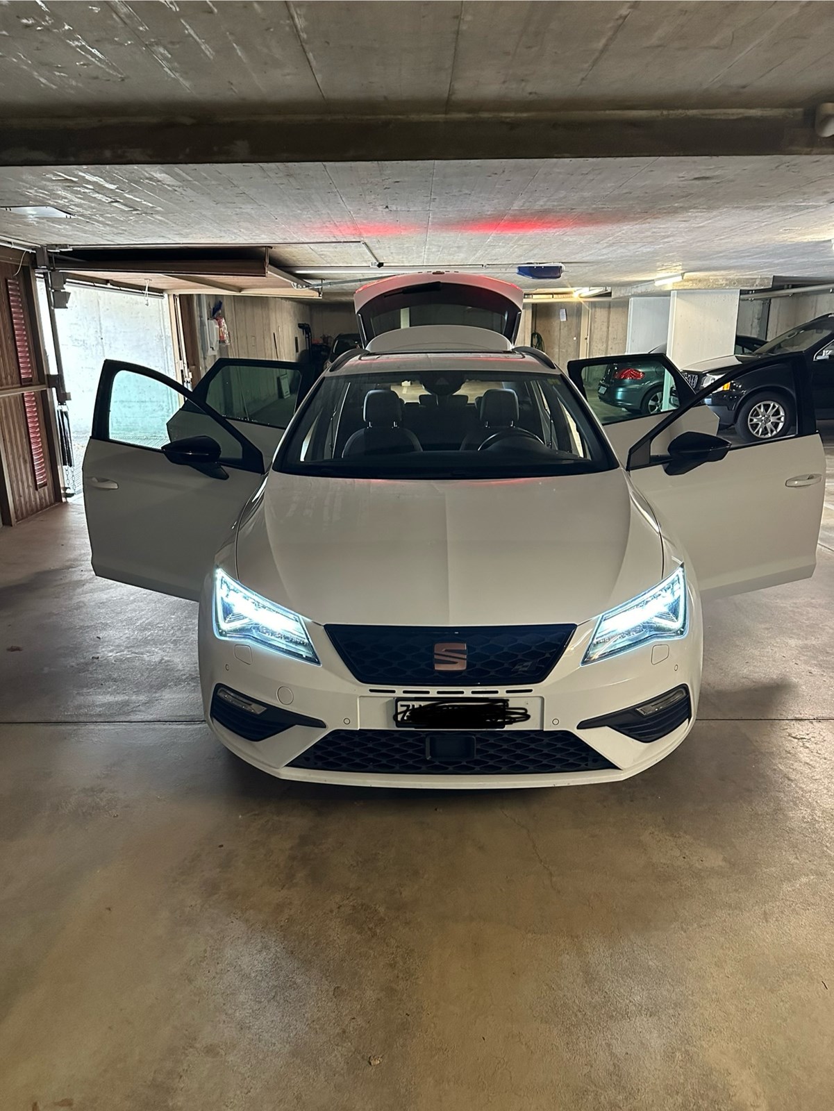 SEAT Leon ST 2.0 Eco TSI Swiss Cupra 4Drive DSG