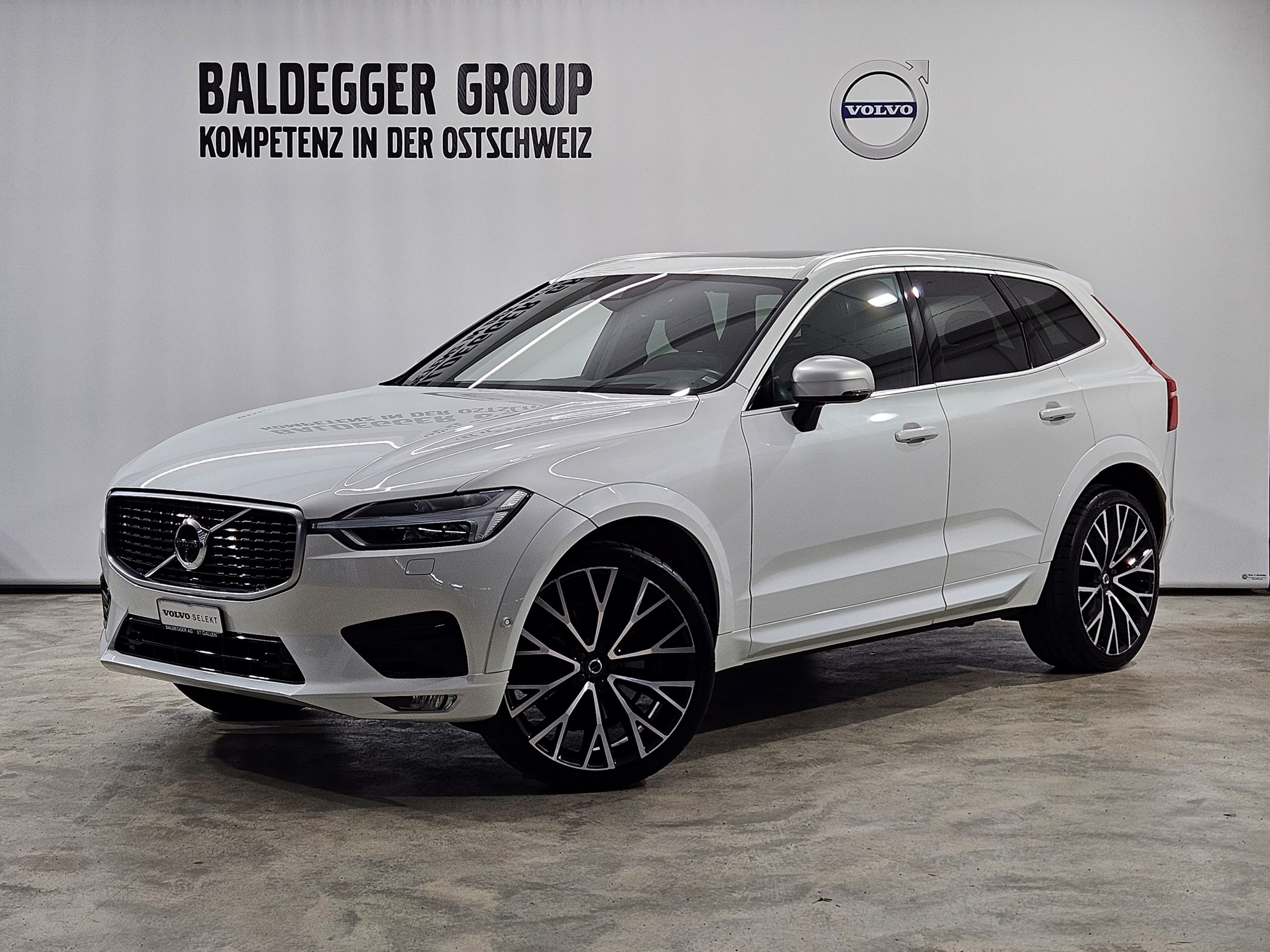 VOLVO XC60 2.0 T5 R-Design AWD