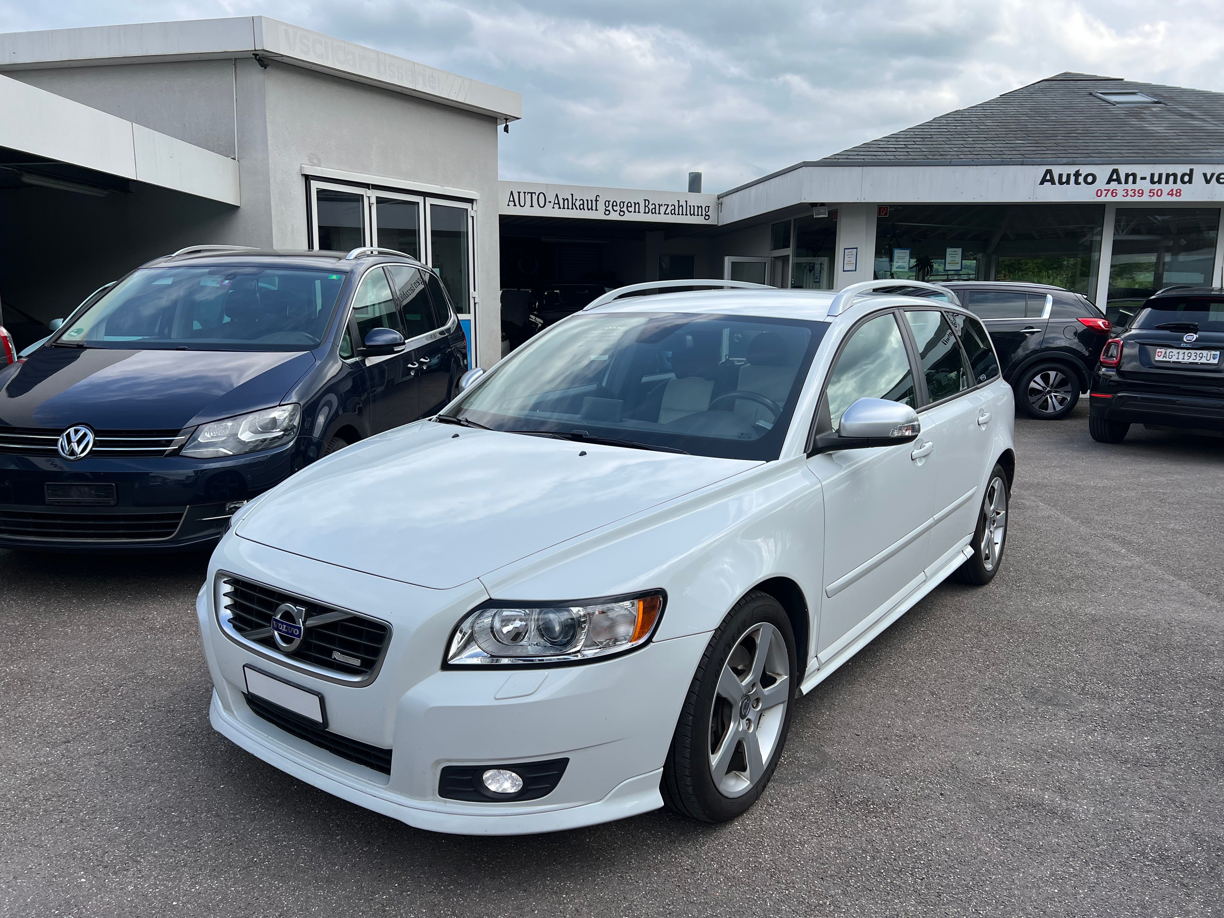 VOLVO V50 D4 R-Design Geartronic