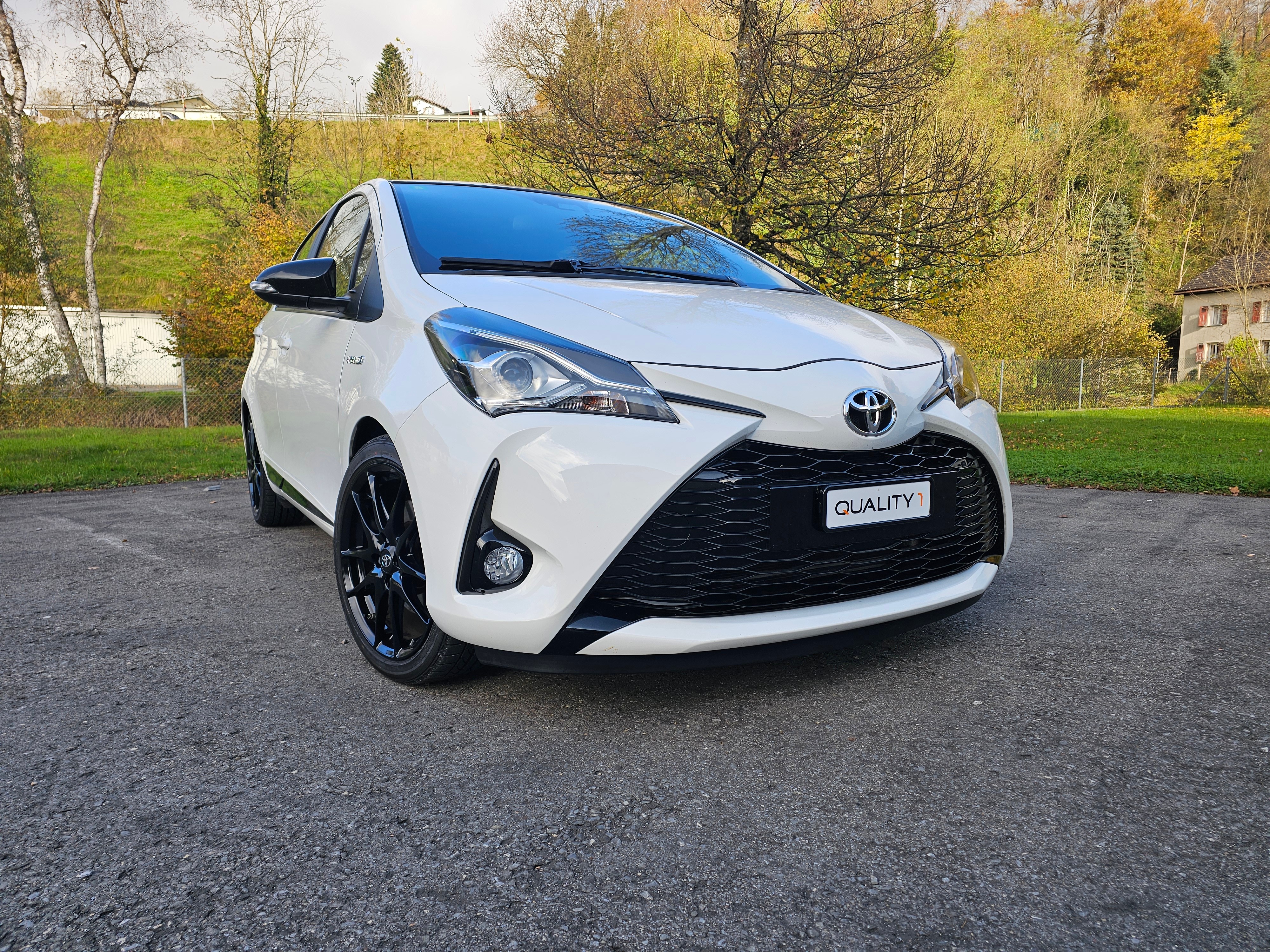 TOYOTA Yaris 1.5 VVT-i Hybrid GR-SPORT e -CVT