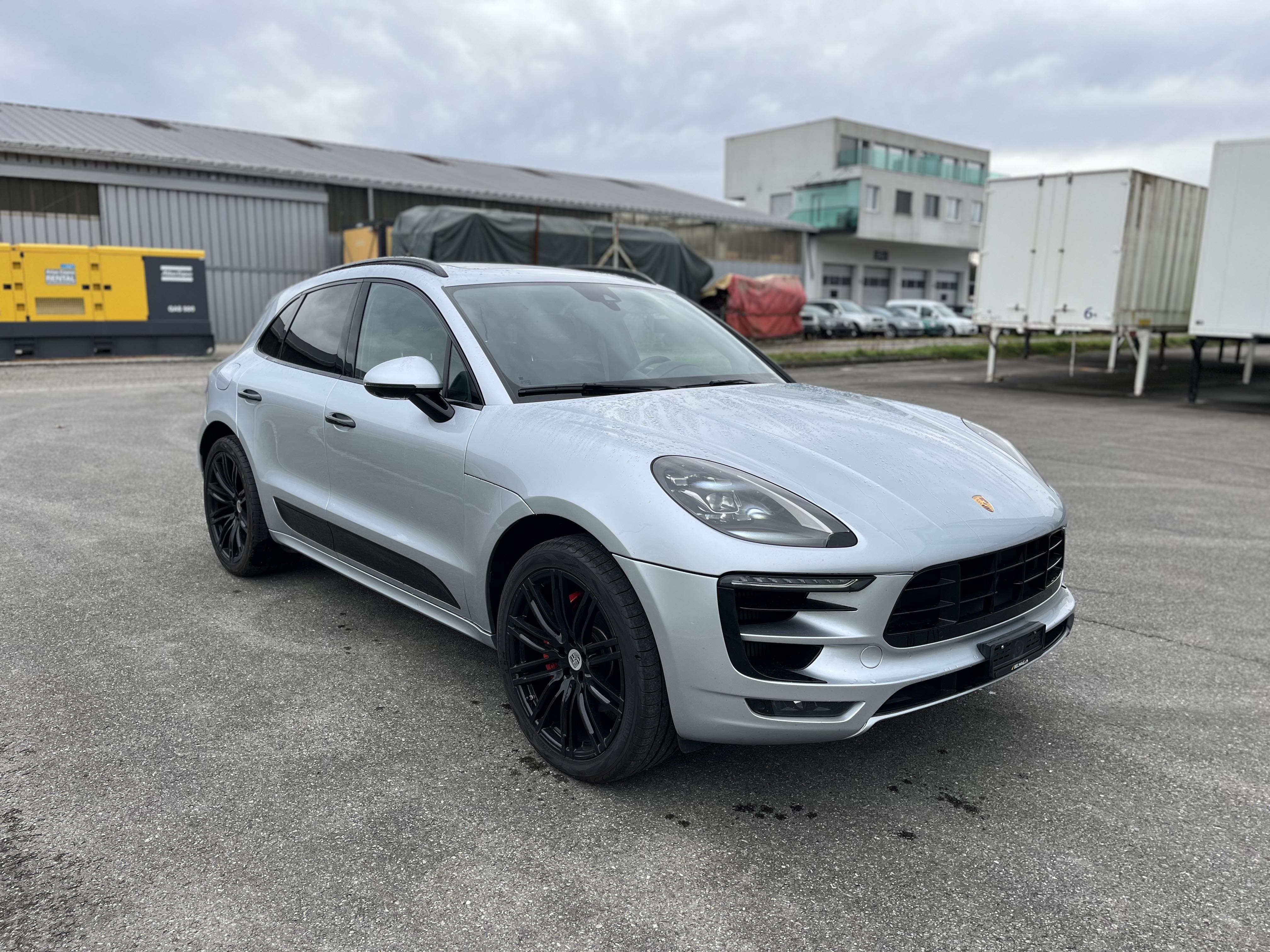 PORSCHE Macan Turbo PDK