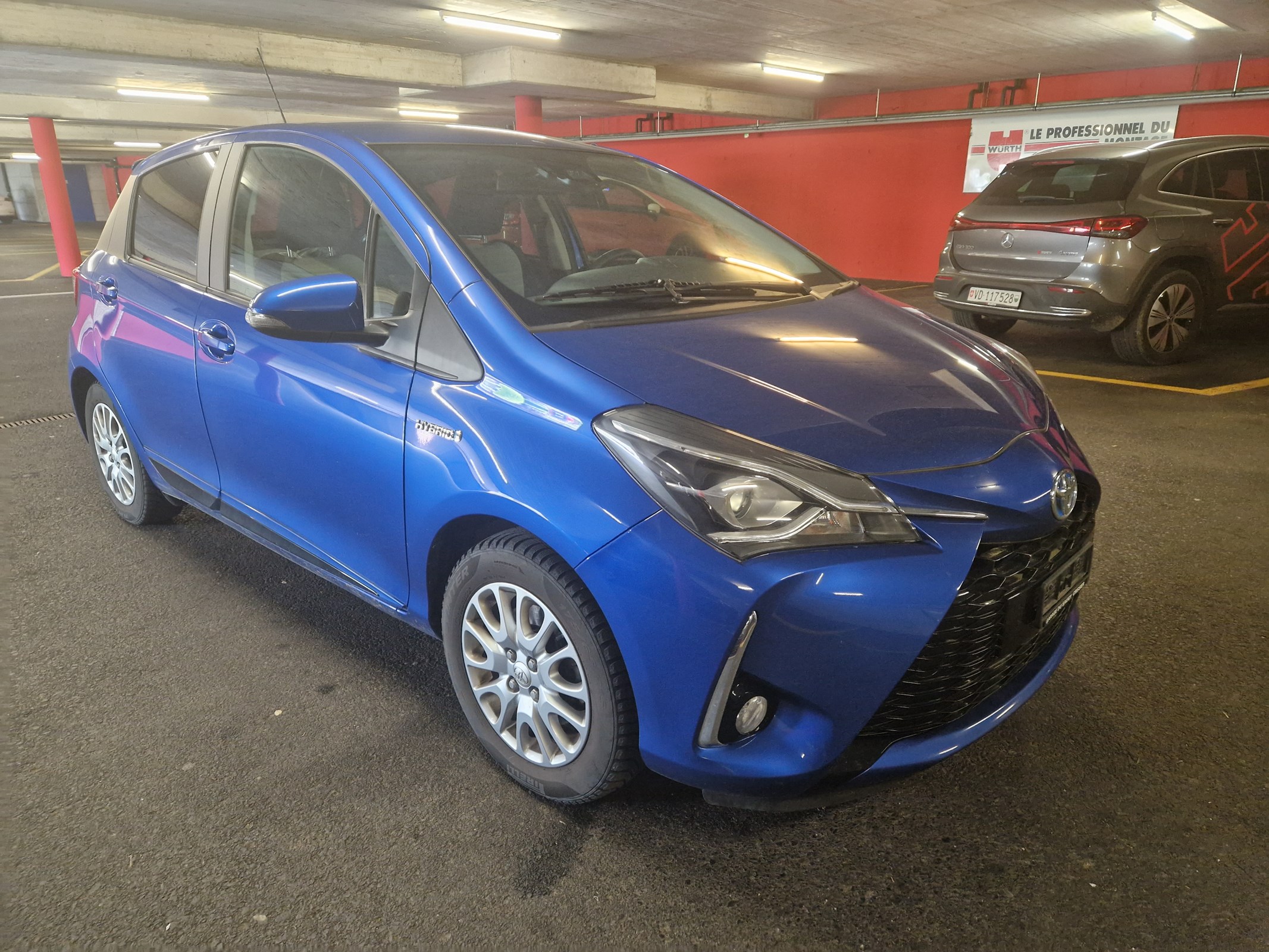 TOYOTA Yaris 1.5 VVT-i Hybrid Premium e-CVT