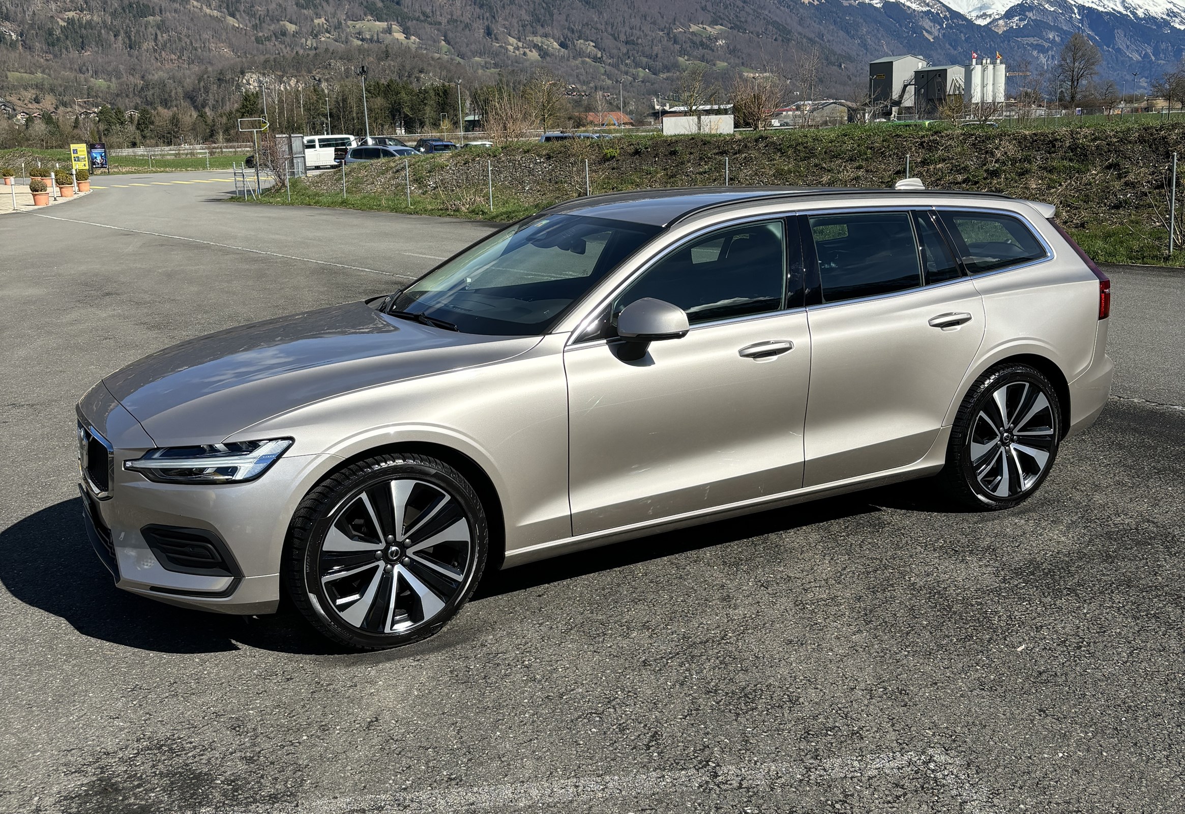 VOLVO V60 B4 Benzin Mild Hybrid Core DCT