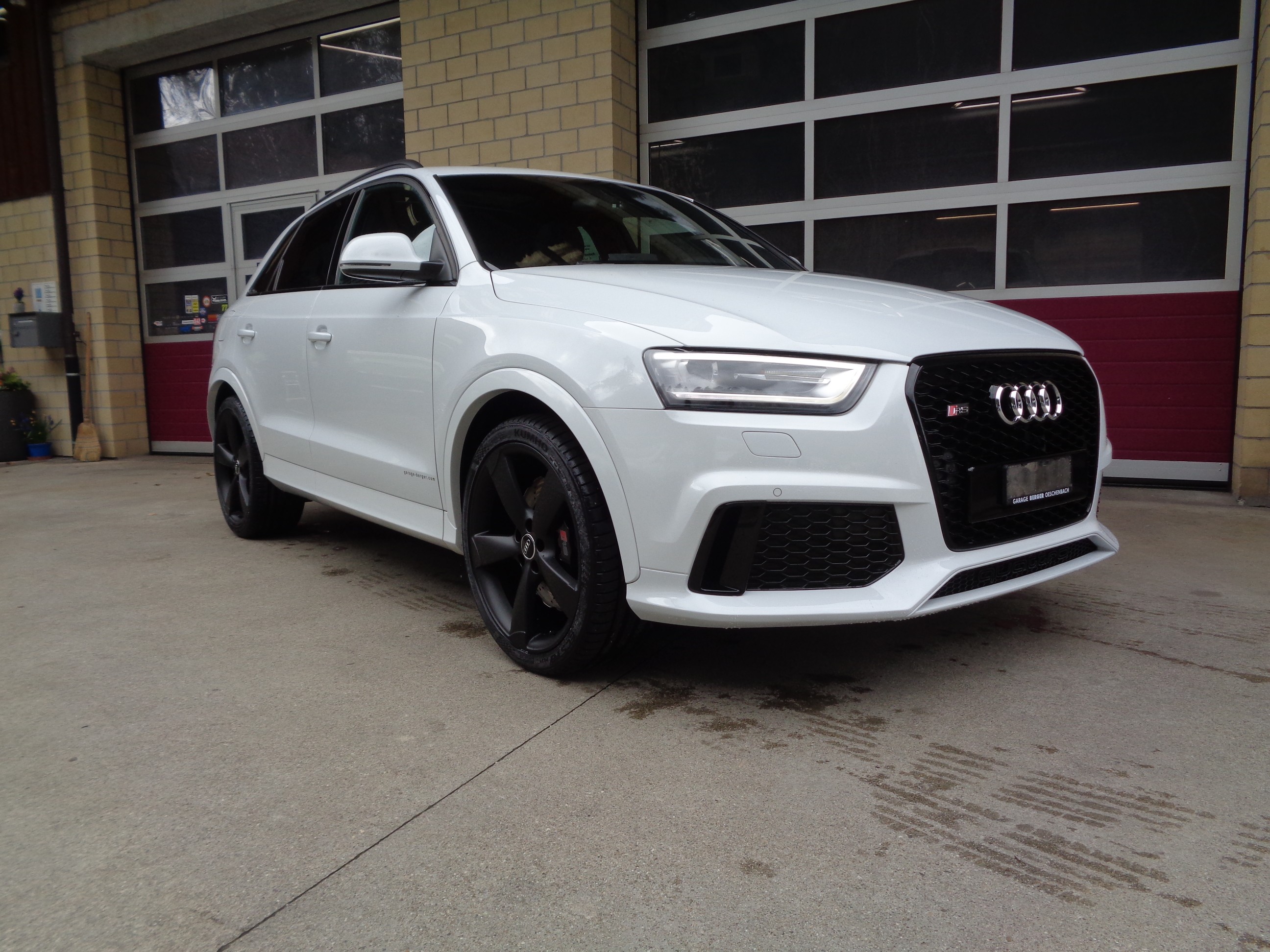 AUDI RS Q3 2.5 TFSI quattro S-tronic