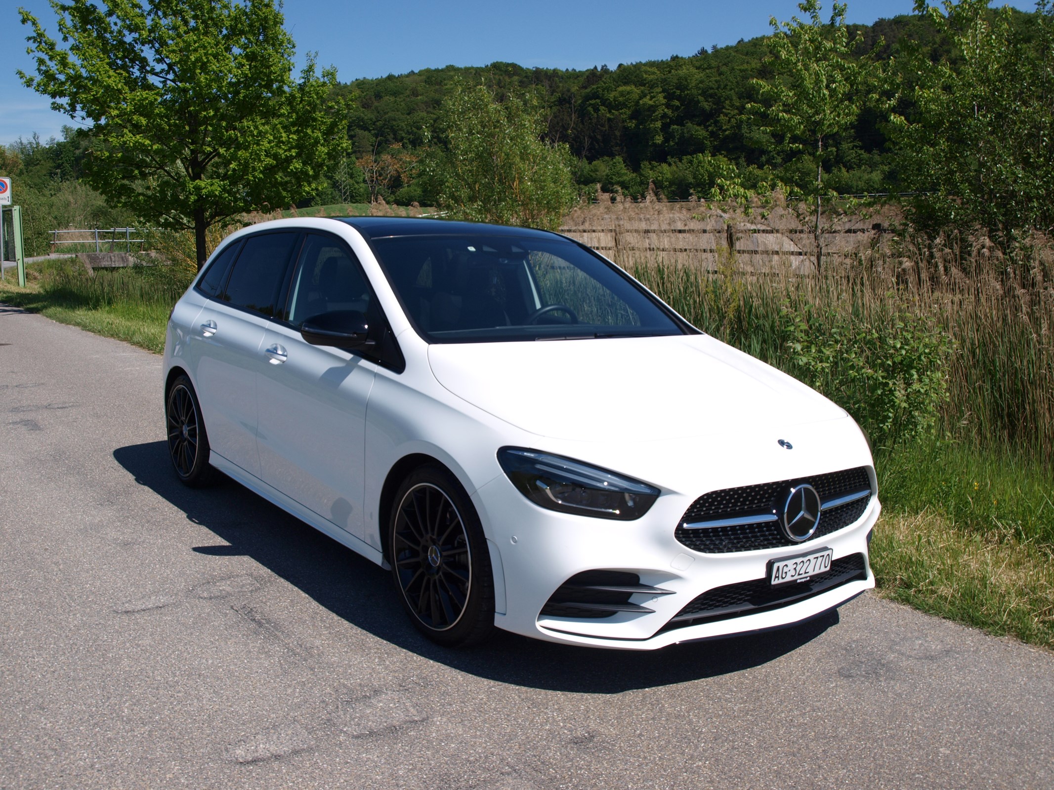 MERCEDES-BENZ B 250 AMG Line