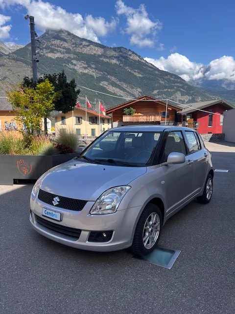 SUZUKI Swift 1.3i 16V GL Top 4x4