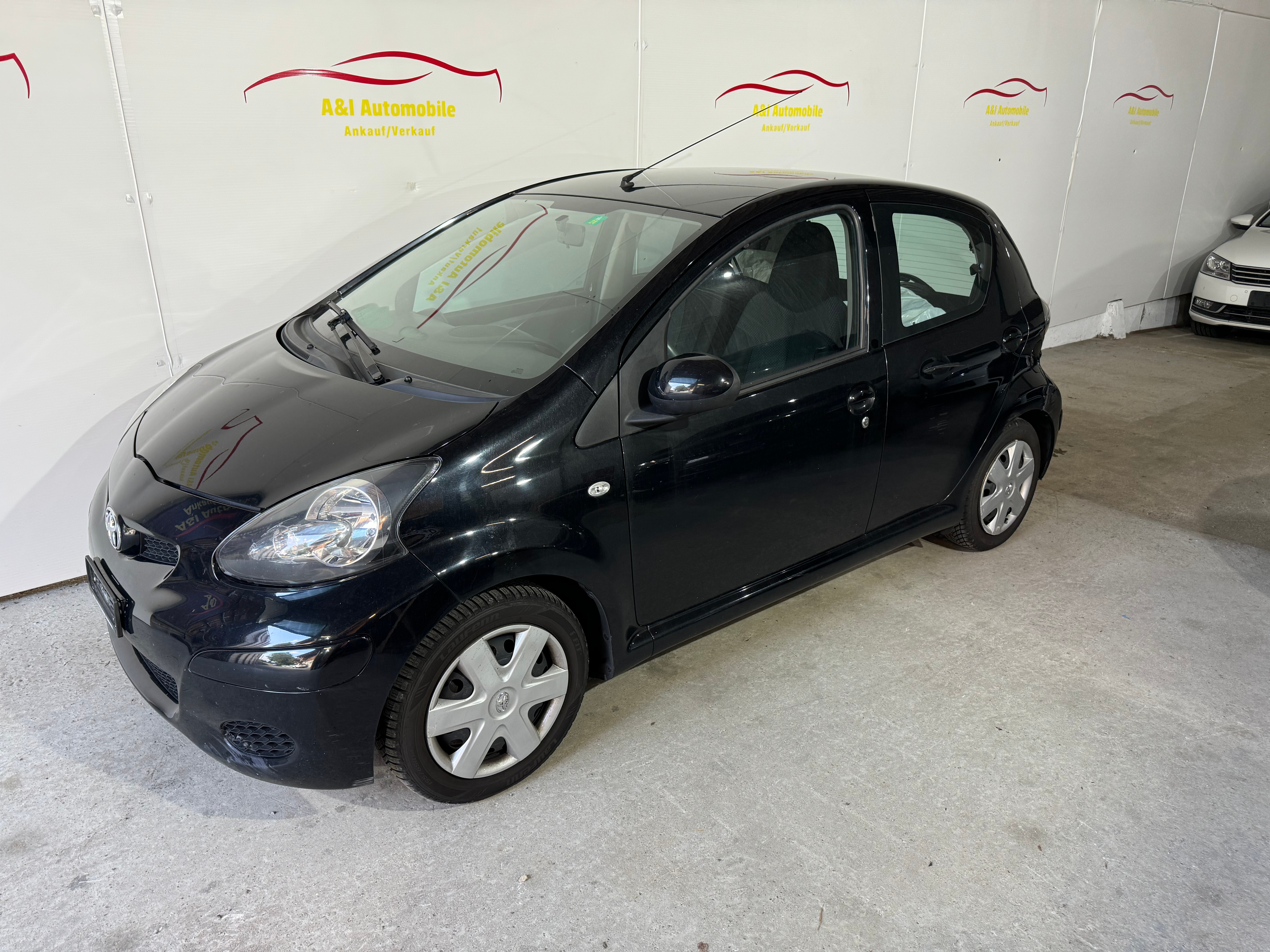 TOYOTA Aygo 1.0 Linea Terra