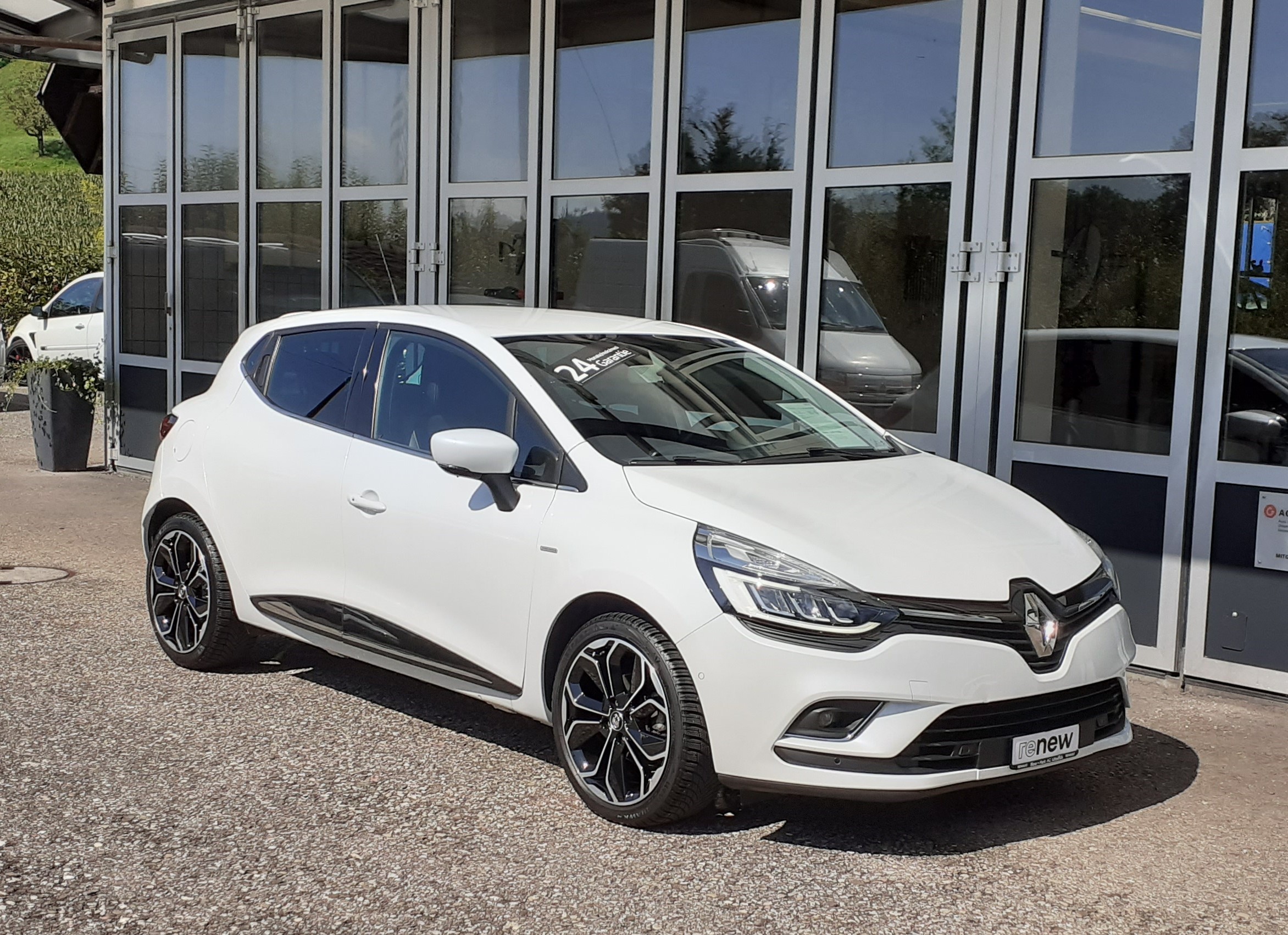 RENAULT Clio 1.2 16V T Swiss Edition