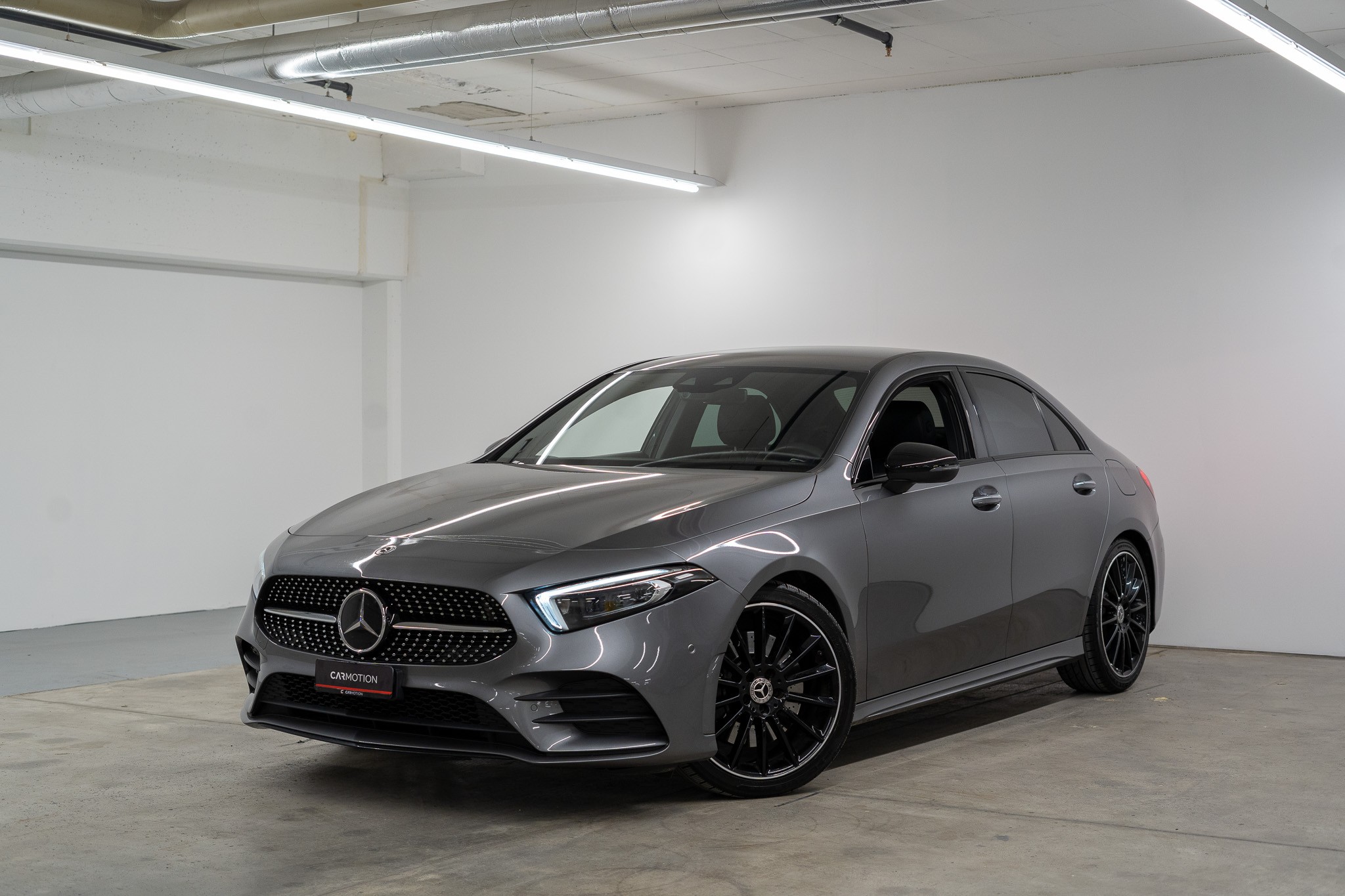 MERCEDES-BENZ A 250 AMG Line 4m Limousine