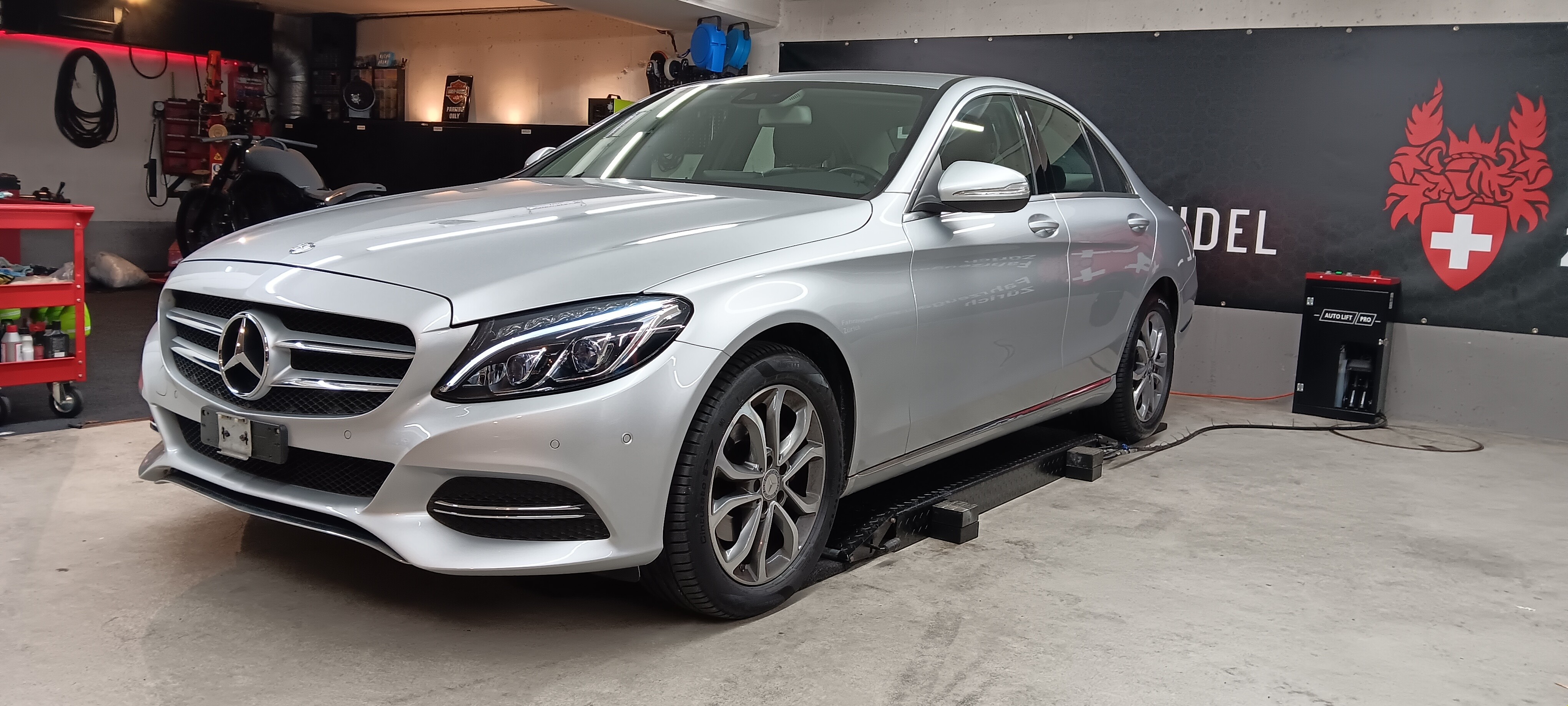 MERCEDES-BENZ C 220 BlueTEC Avantgarde 7G-Tronic