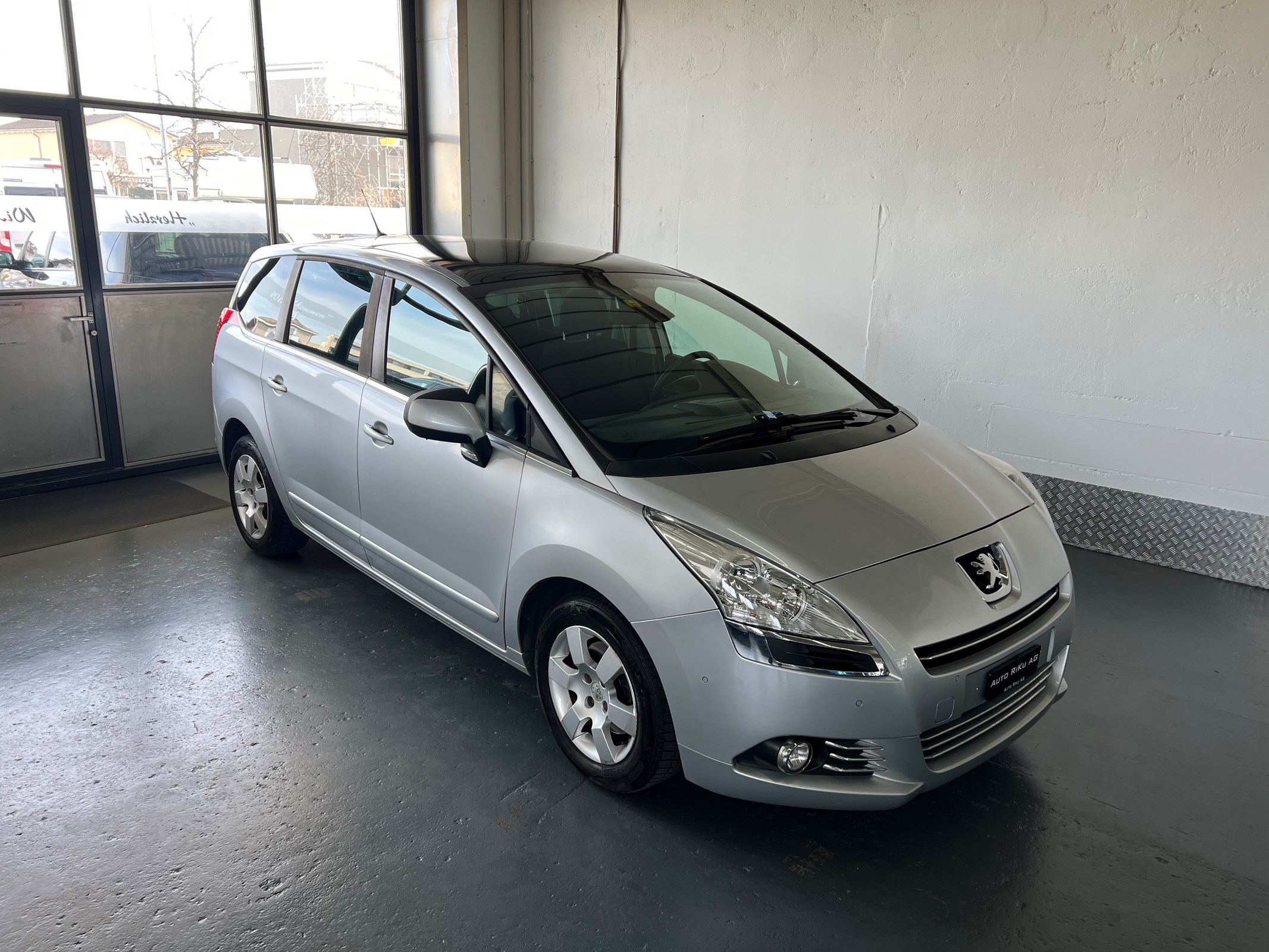 PEUGEOT 5008 2.0 HDI Style