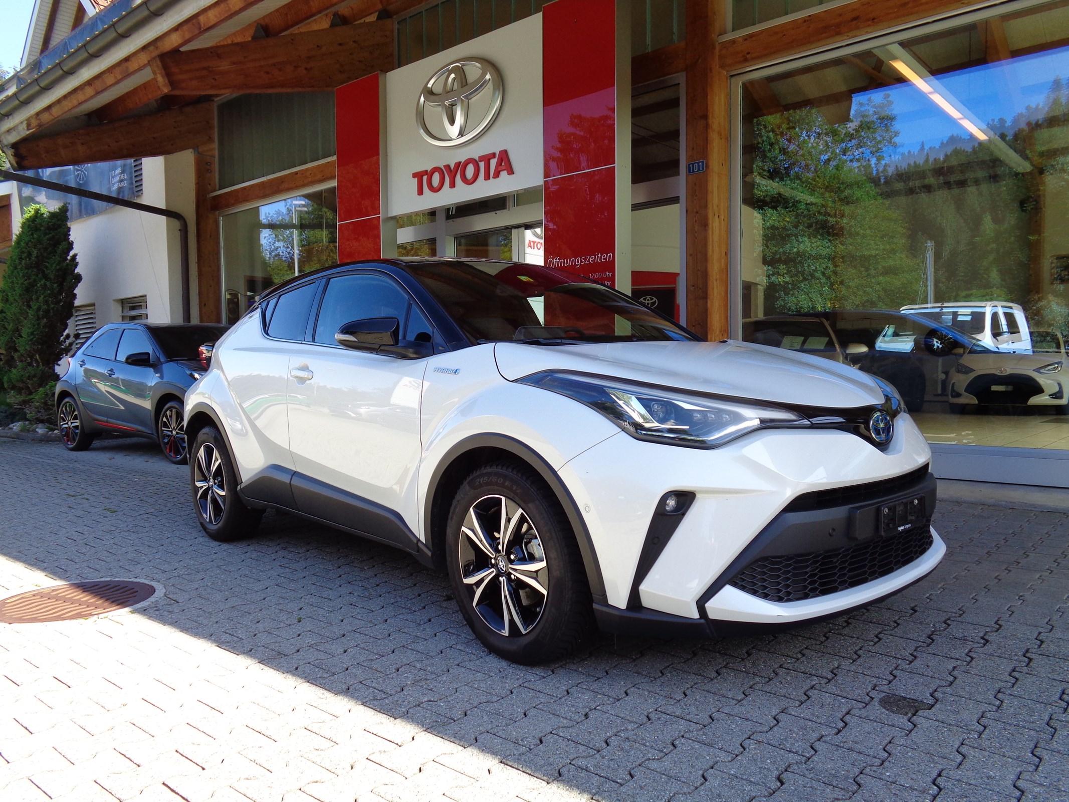 TOYOTA C-HR 2.0 HSD CVT Trend