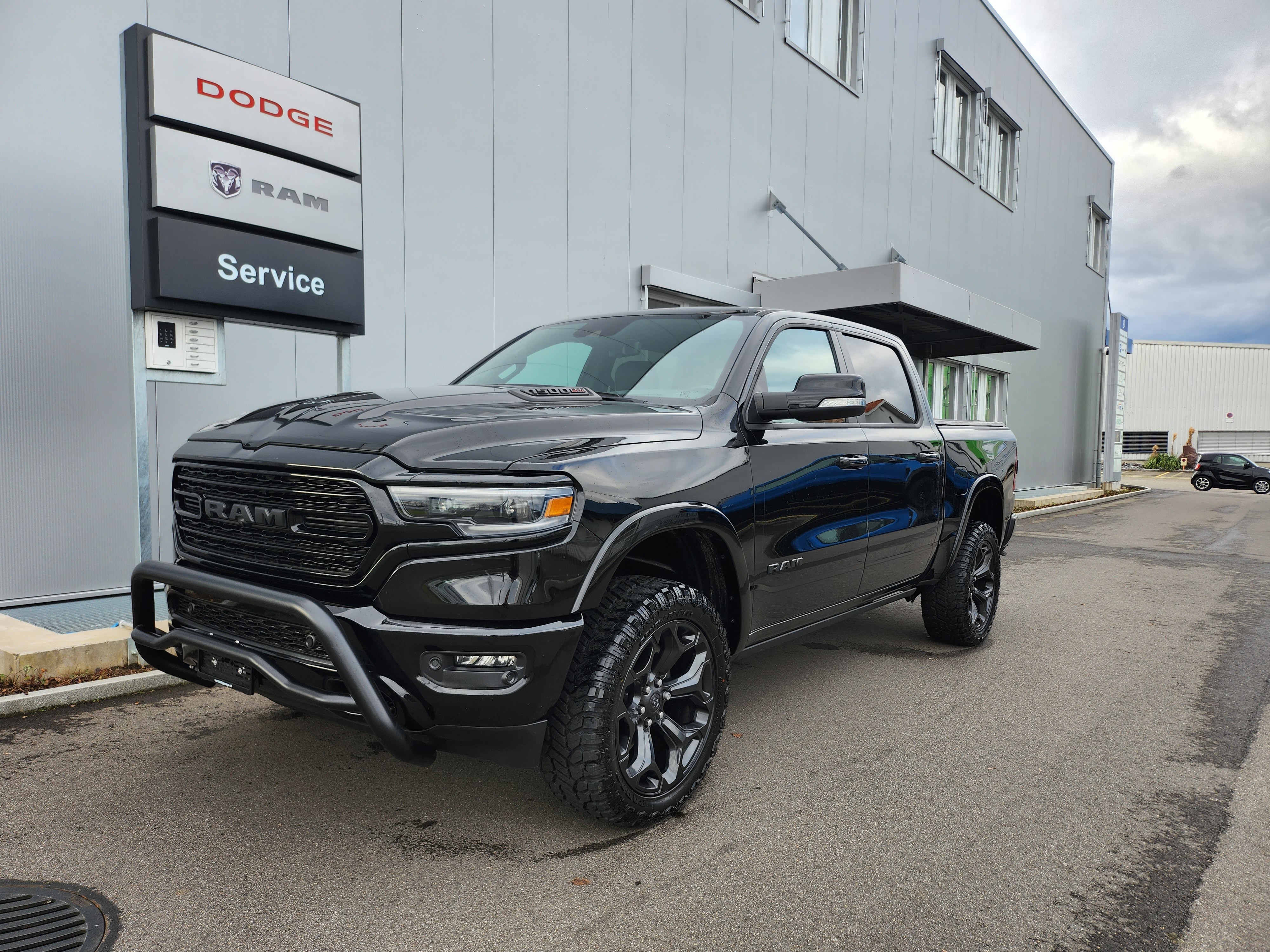 DODGE Ram 1500 3.0 4x4 Crew Cab Limited Night Edition