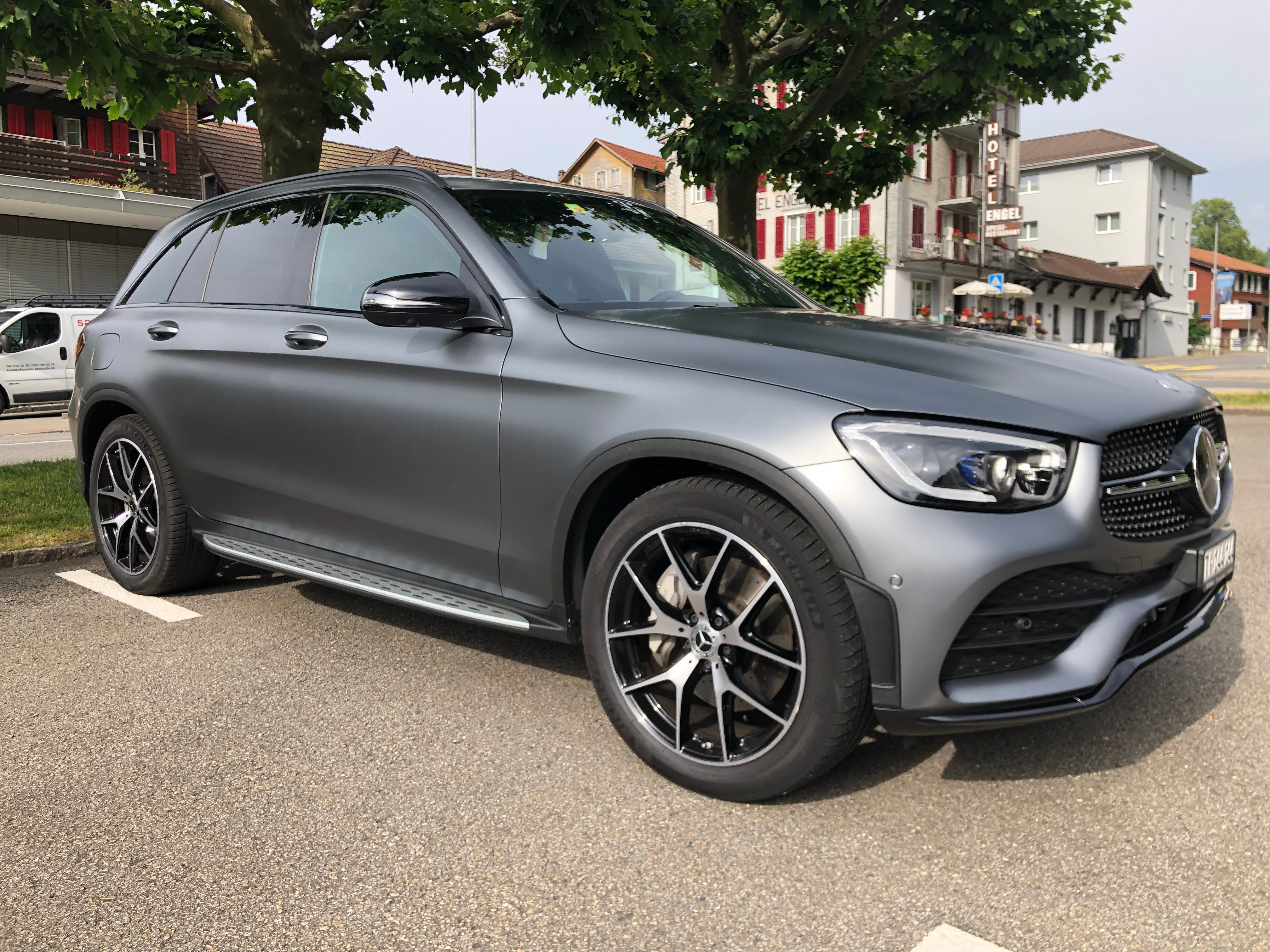 MERCEDES-BENZ GLC 300 d AMG Line 4Matic 9G-Tronic