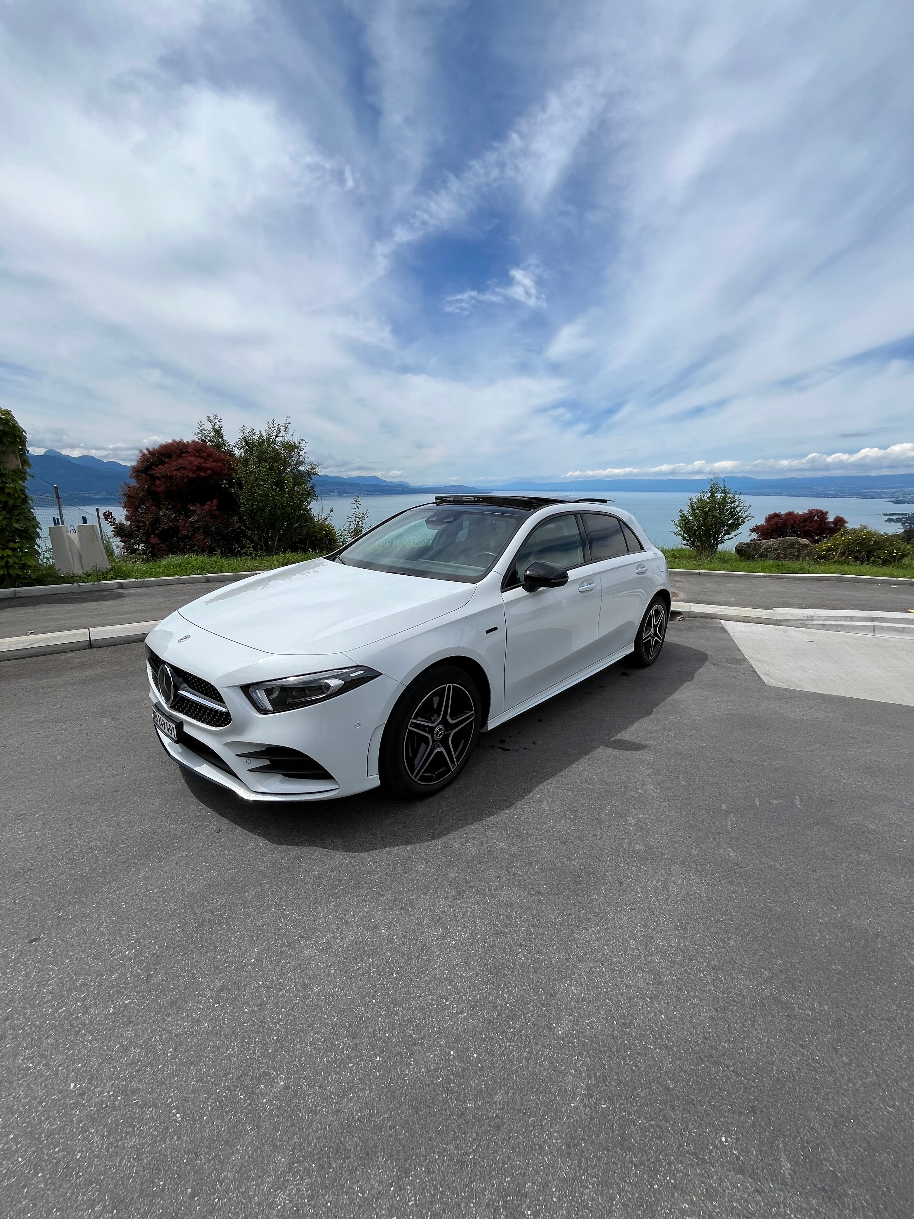 MERCEDES-BENZ A 250e AMG Line 8G-DCT