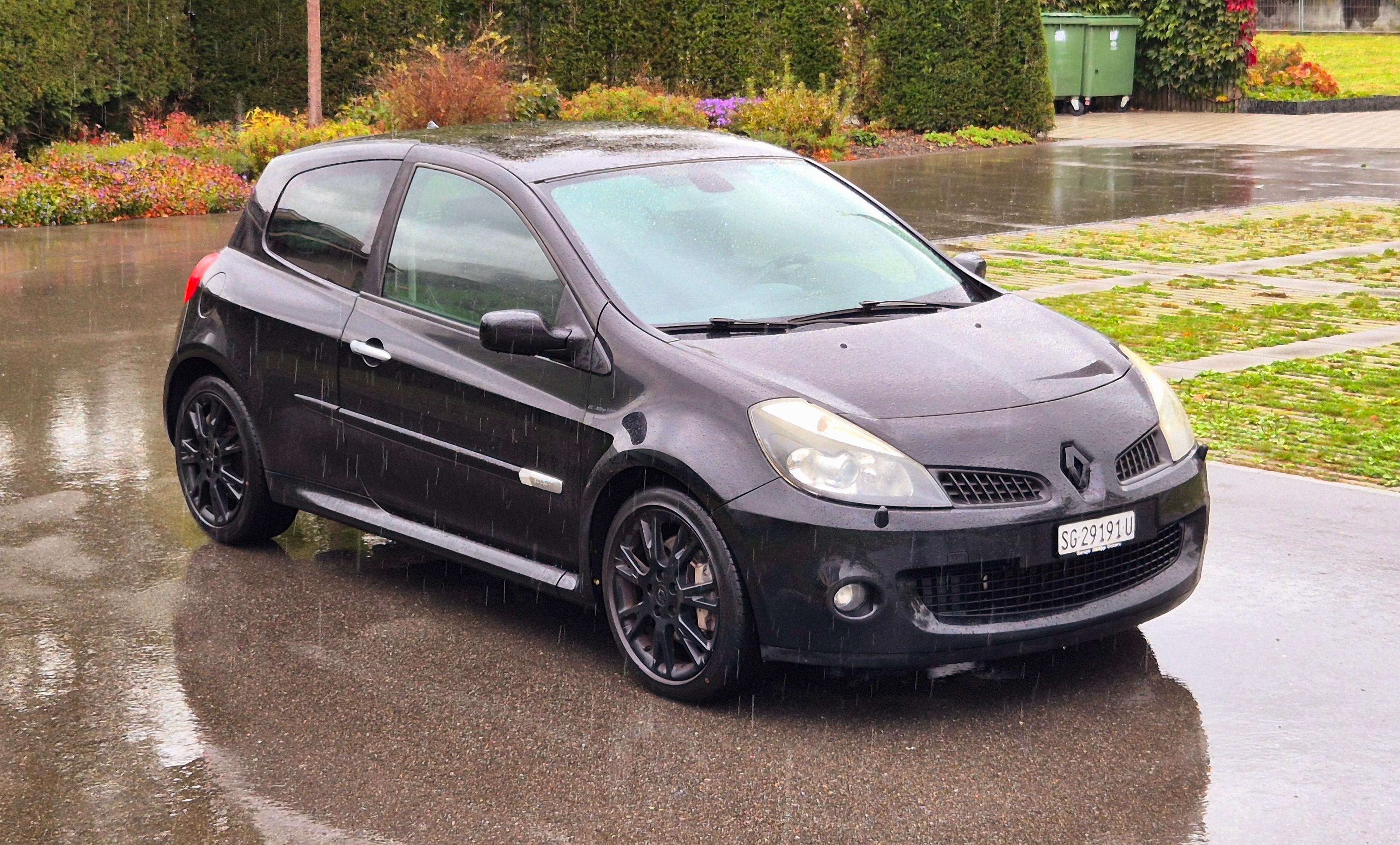 RENAULT Clio 2.0 16V Sport