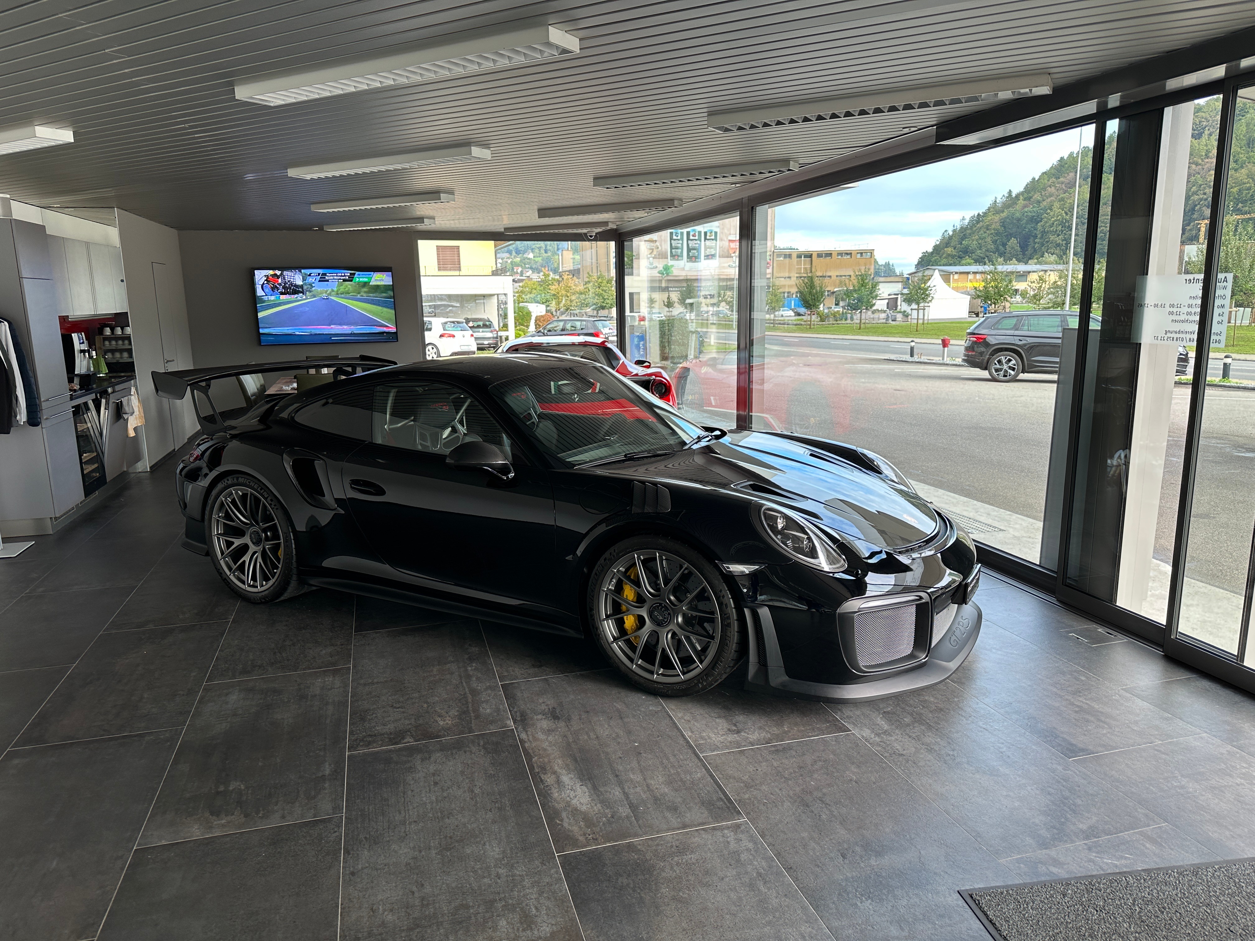 PORSCHE 911 GT2 RS PDK Weissach Paket