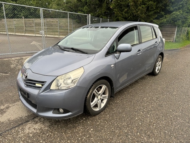 TOYOTA Verso 2.2 D-CAT Linea Luna Automatic