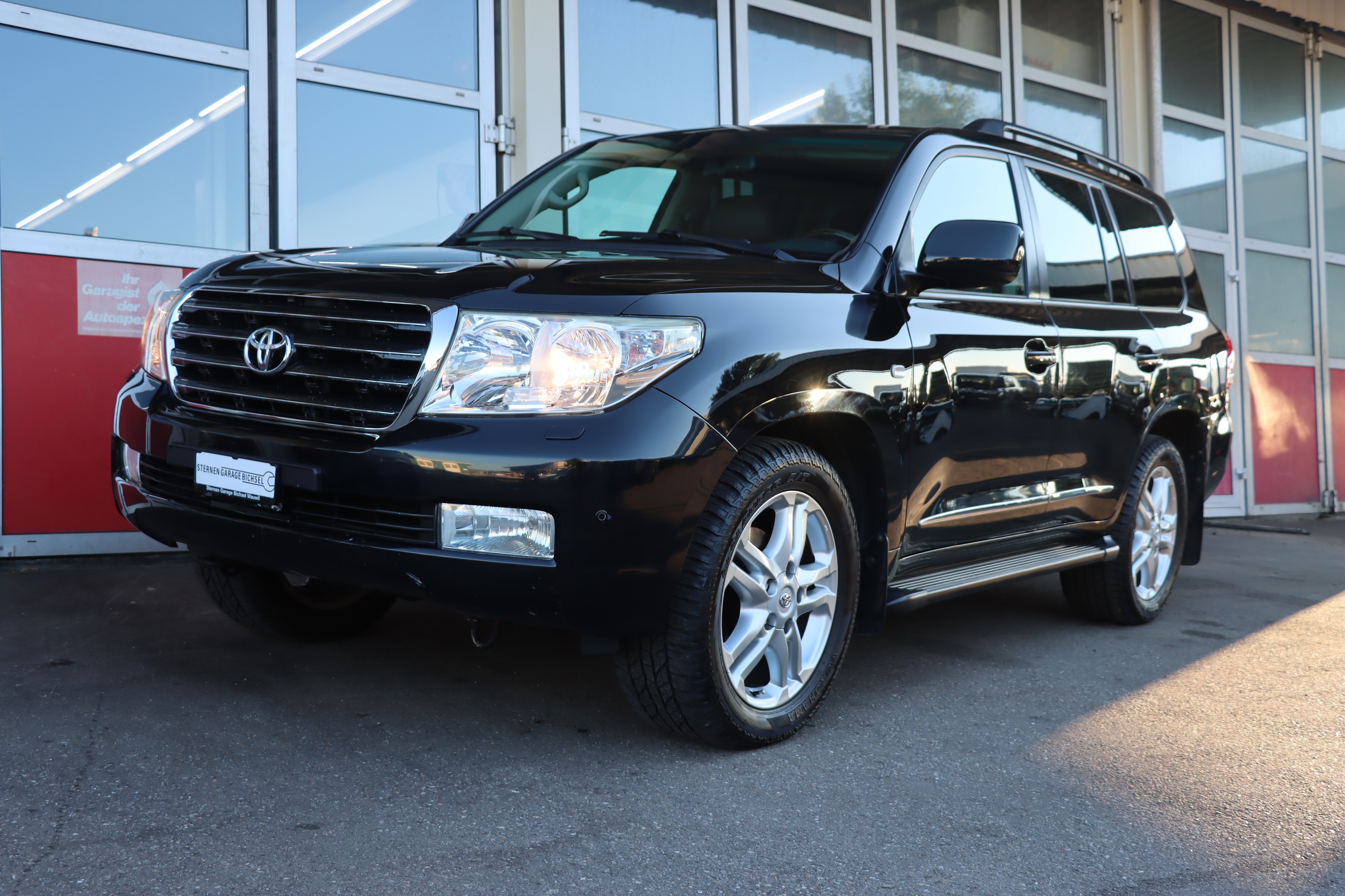 TOYOTA Land Cruiser V8 4.5 D-4D Linea Sol