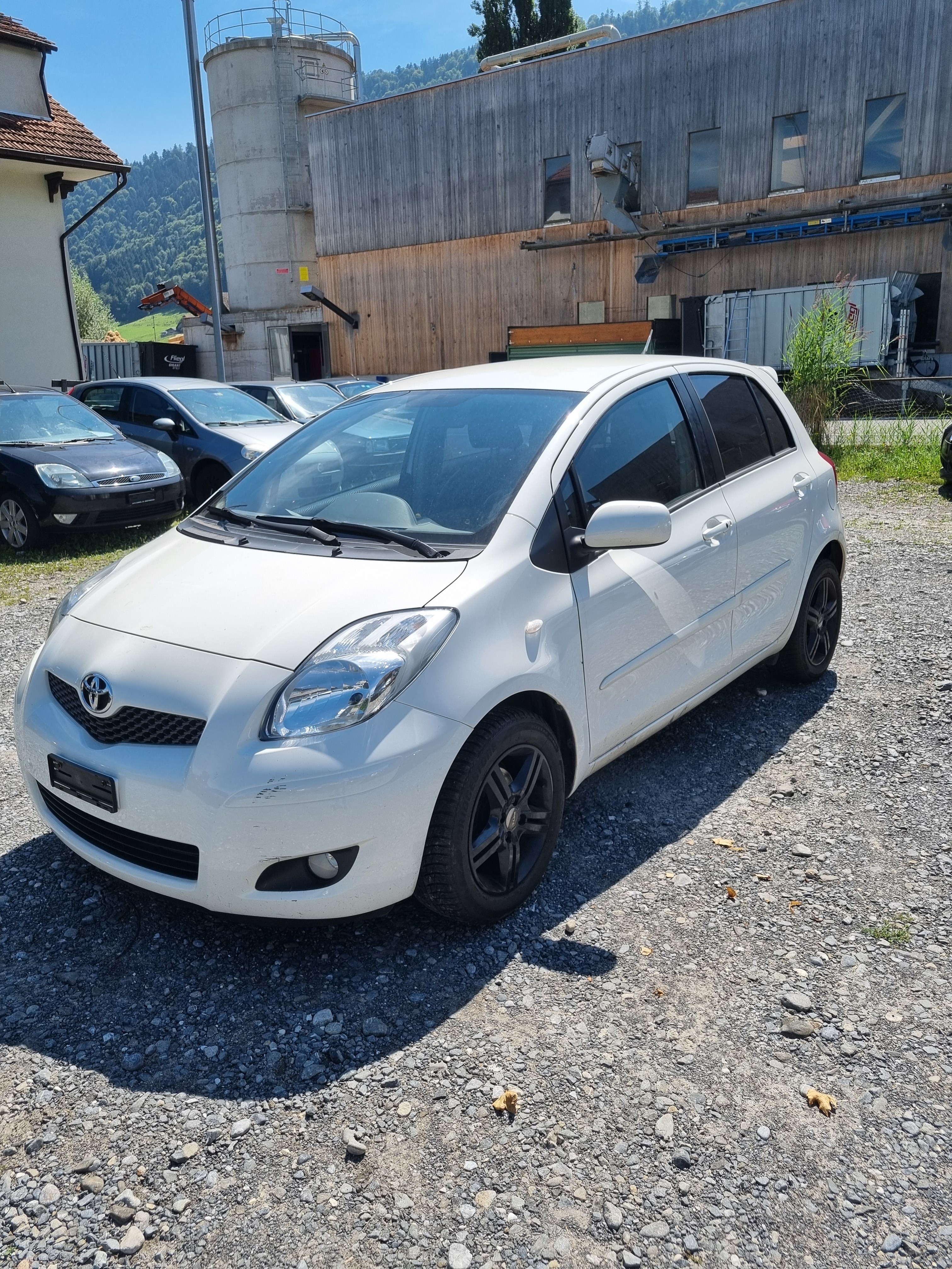 TOYOTA Yaris 1.33 Linea Luna Multimode