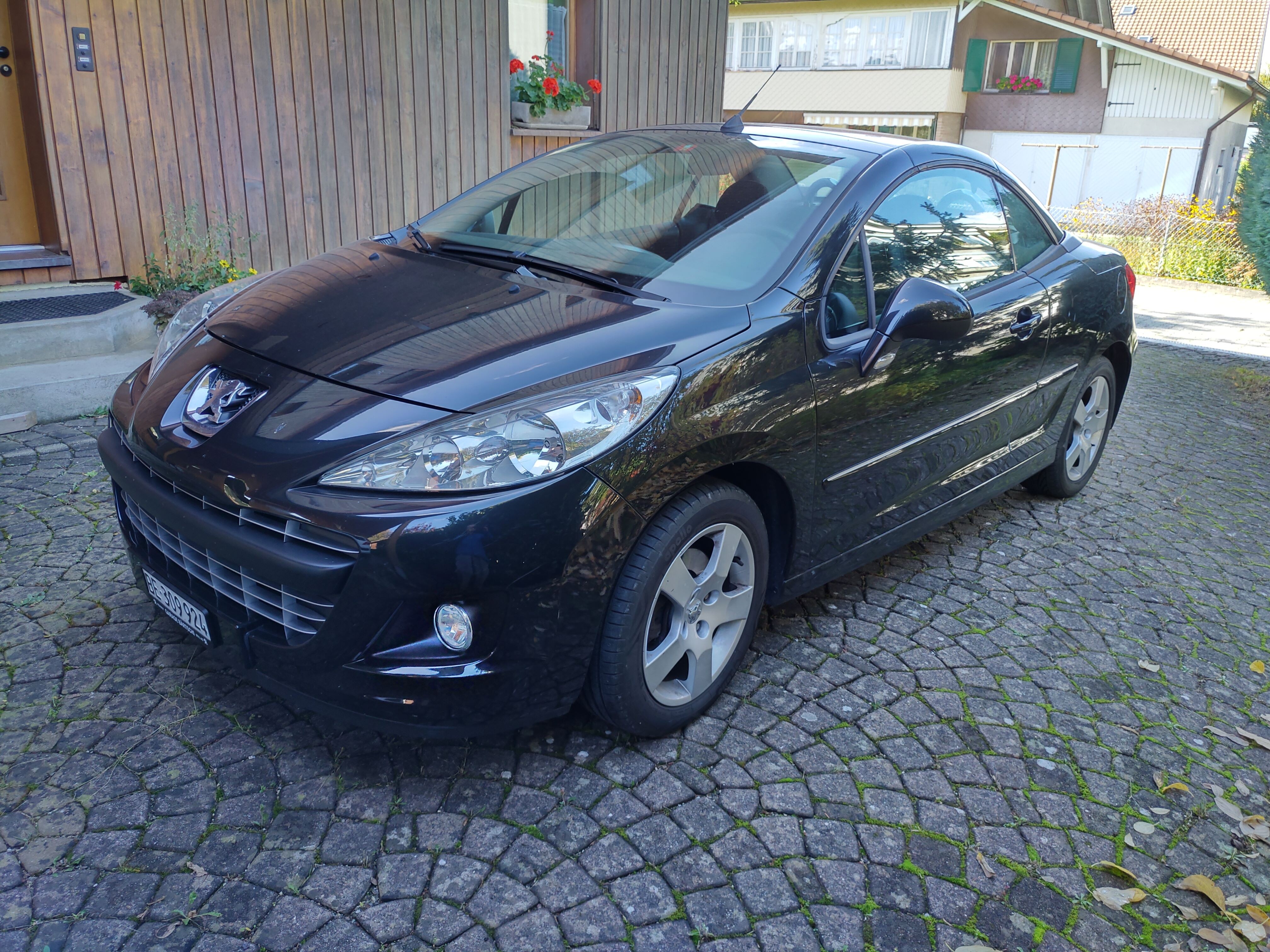 PEUGEOT 207 CC 1.6 16V Turbo Sport