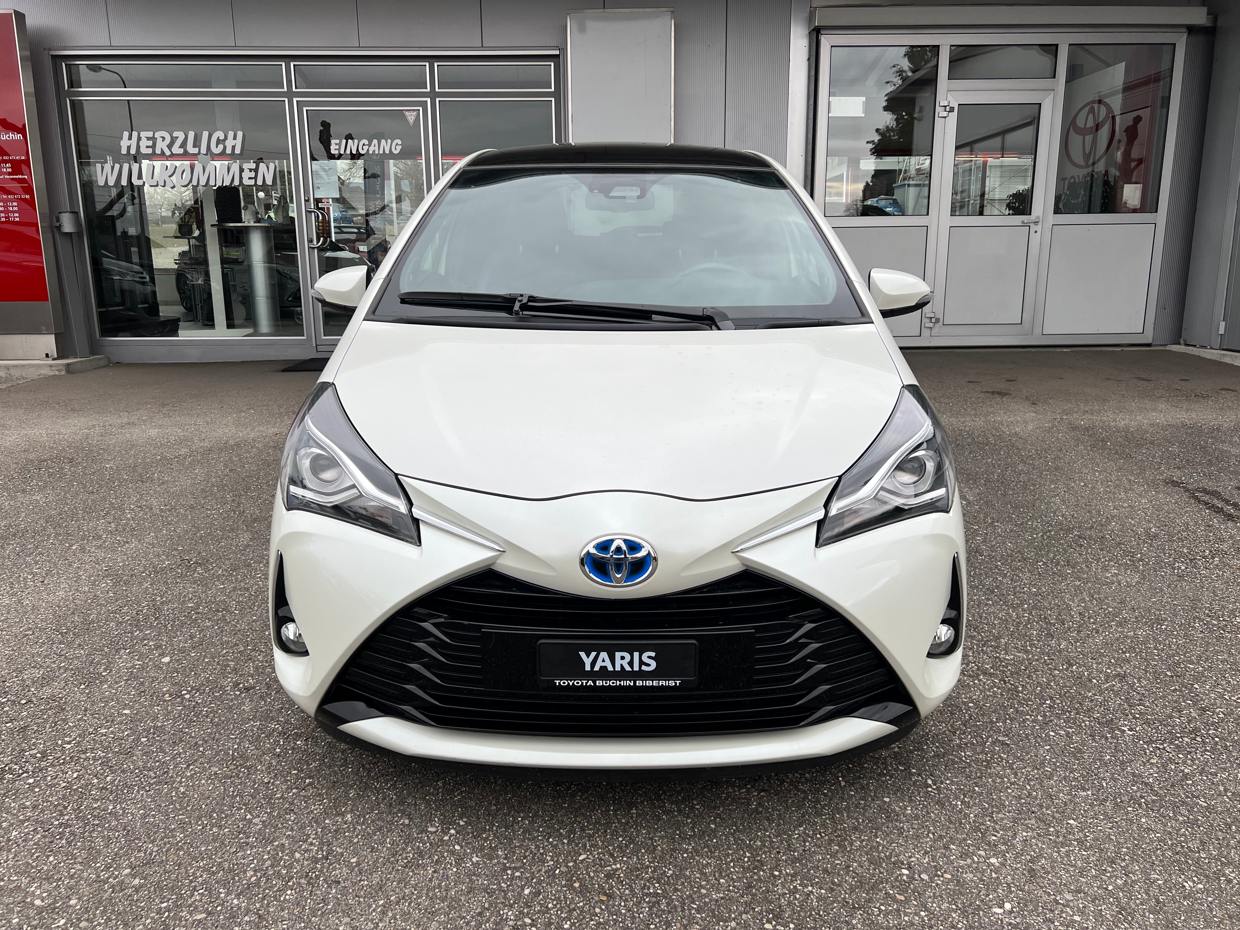 TOYOTA Yaris 1.5 VVT-i Hybrid Premium e-CVT