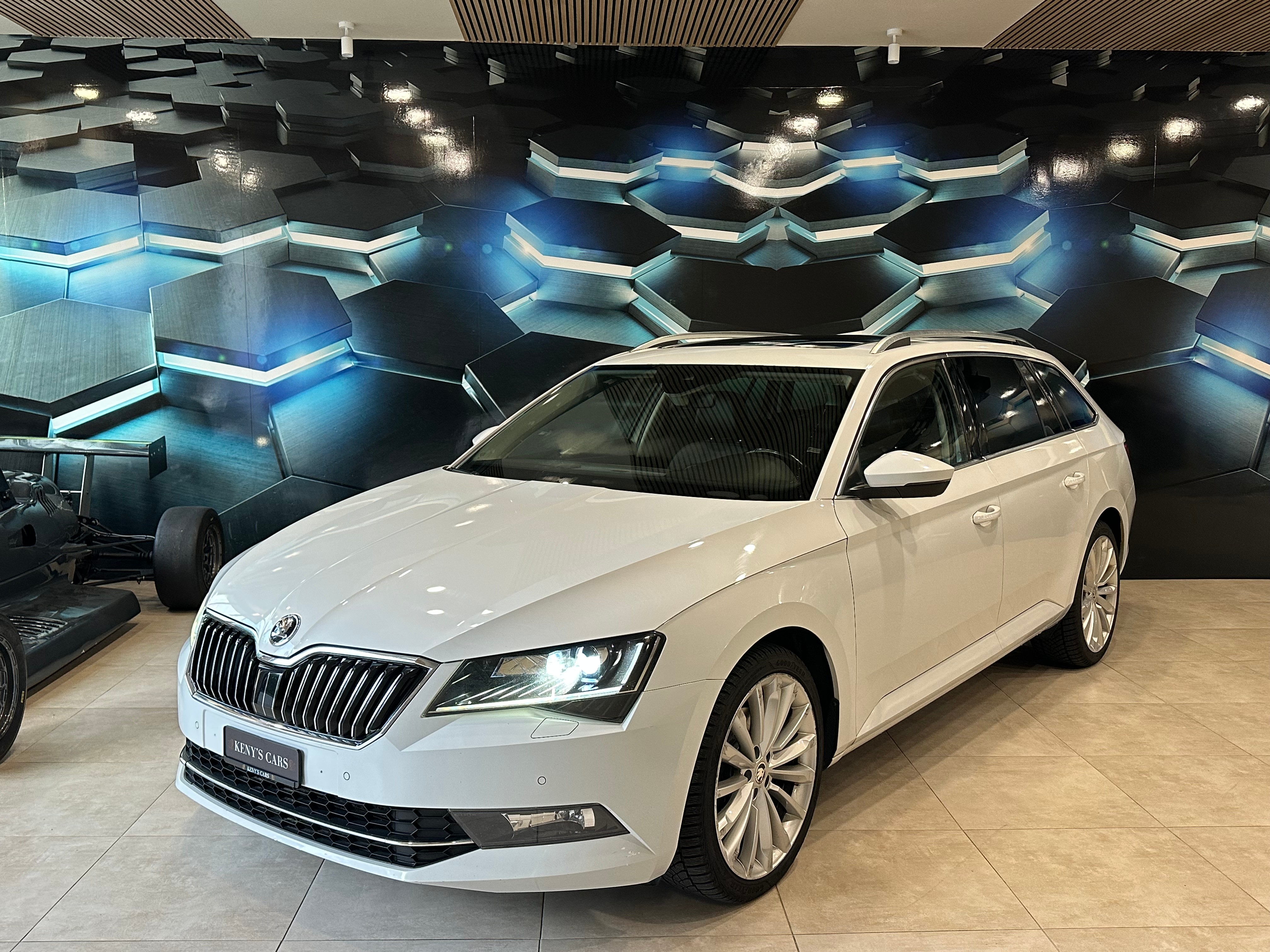 SKODA Superb Combi 2.0 TDi Style 4x4 DSG