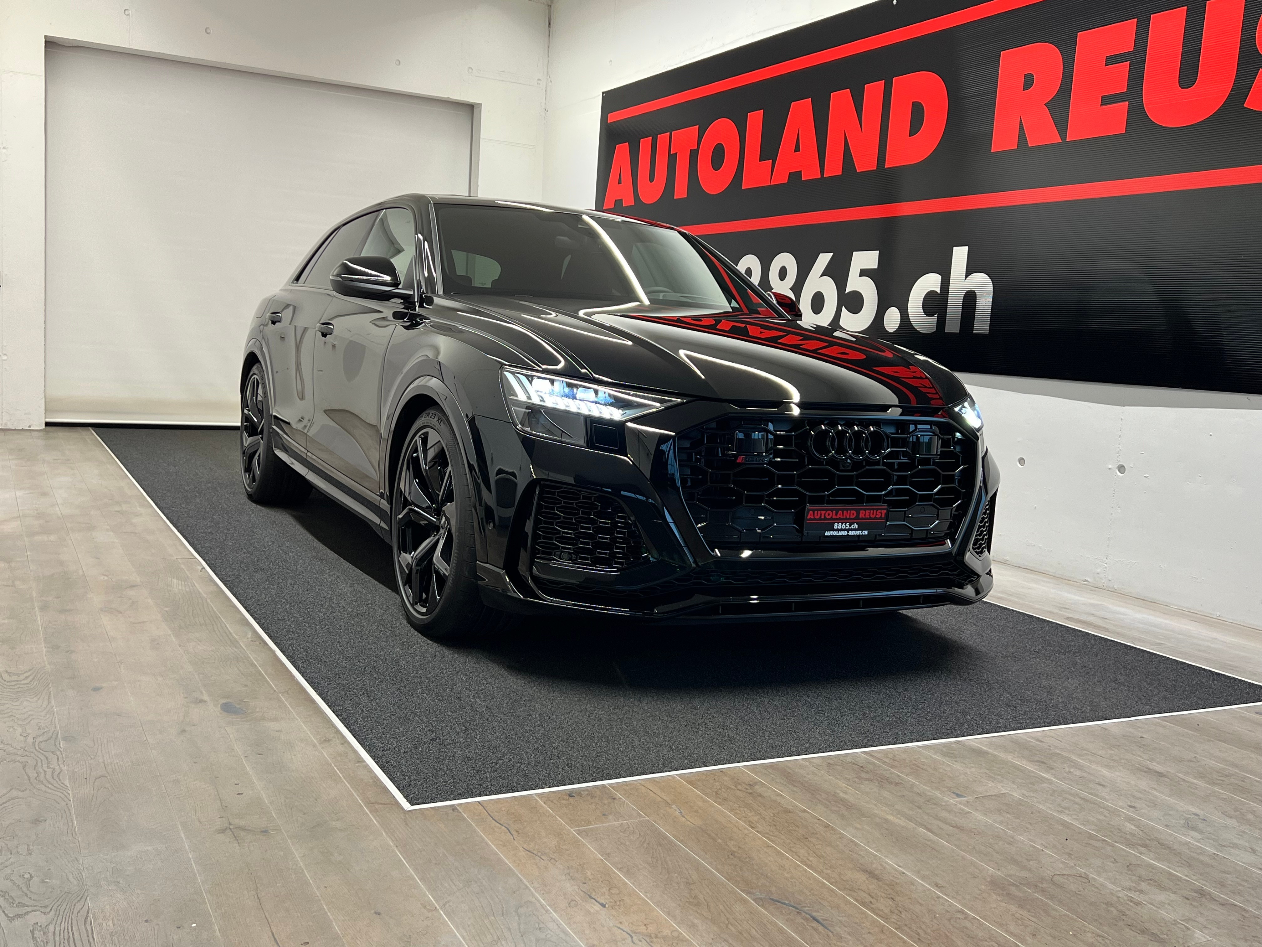 AUDI RSQ8 quattro tiptronic